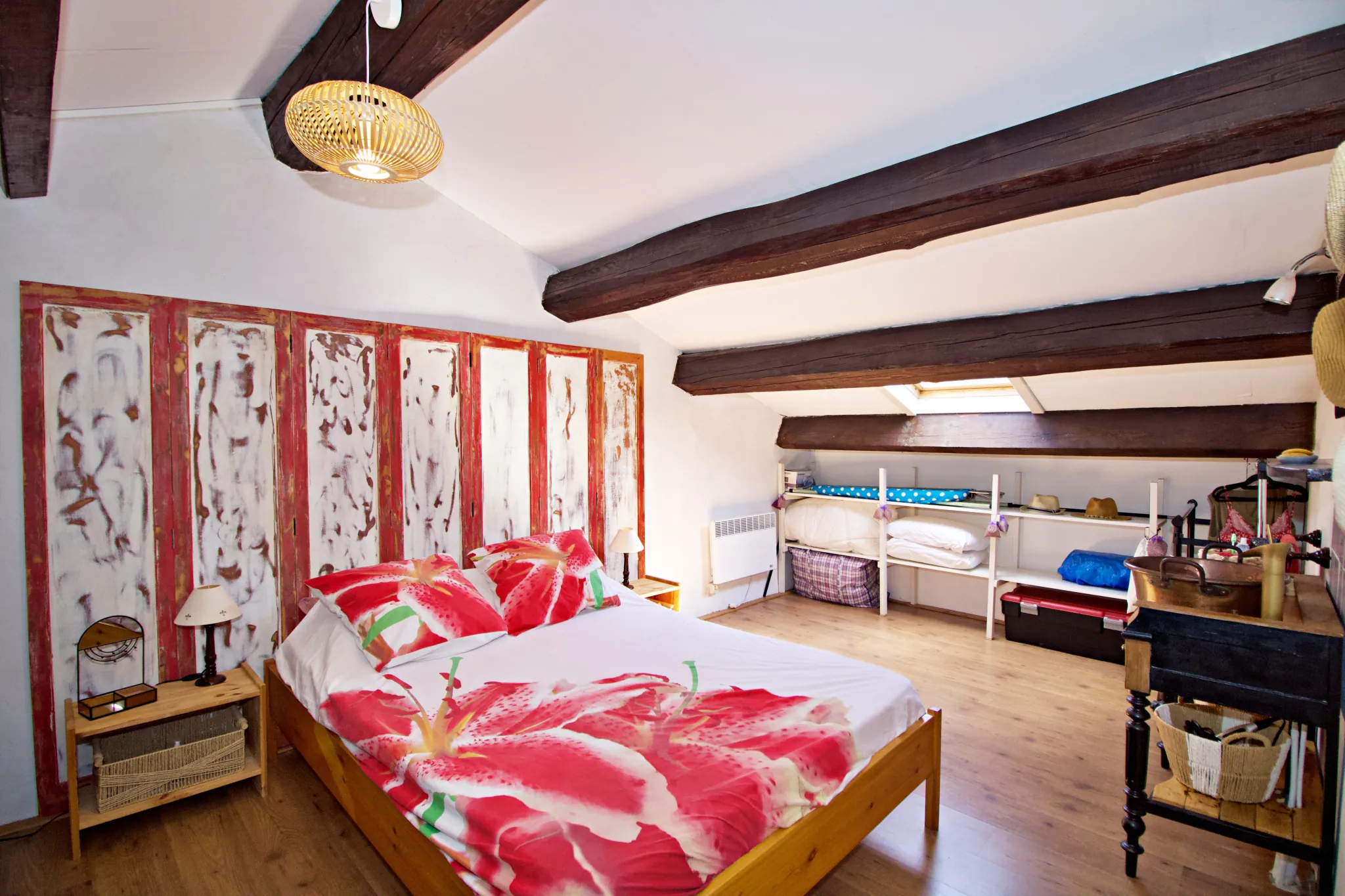 Maison en pierre avec vue exceptionnelle, terrasse et jardin à Escales 