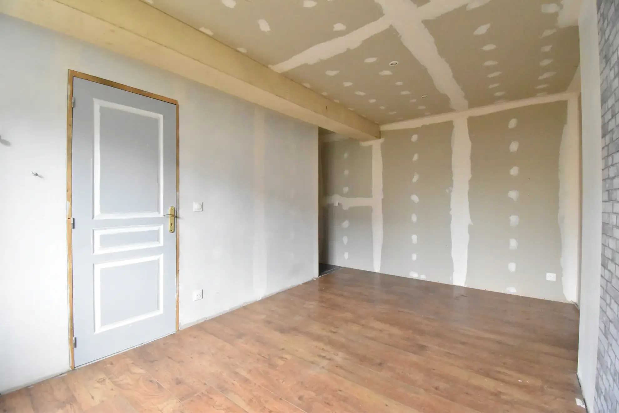 Belle maison de village à Luigny avec potentiel de rénovation - 77 m² 