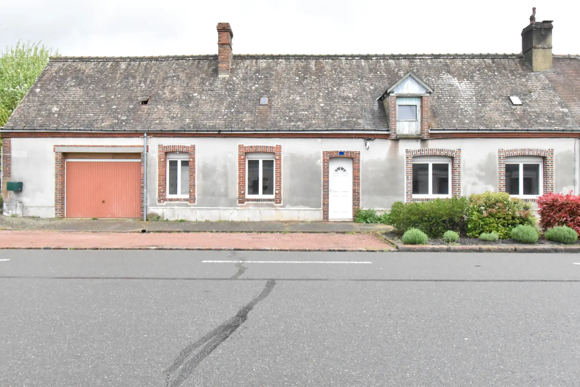 Belle maison de village à Luigny avec potentiel de rénovation - 77 m²