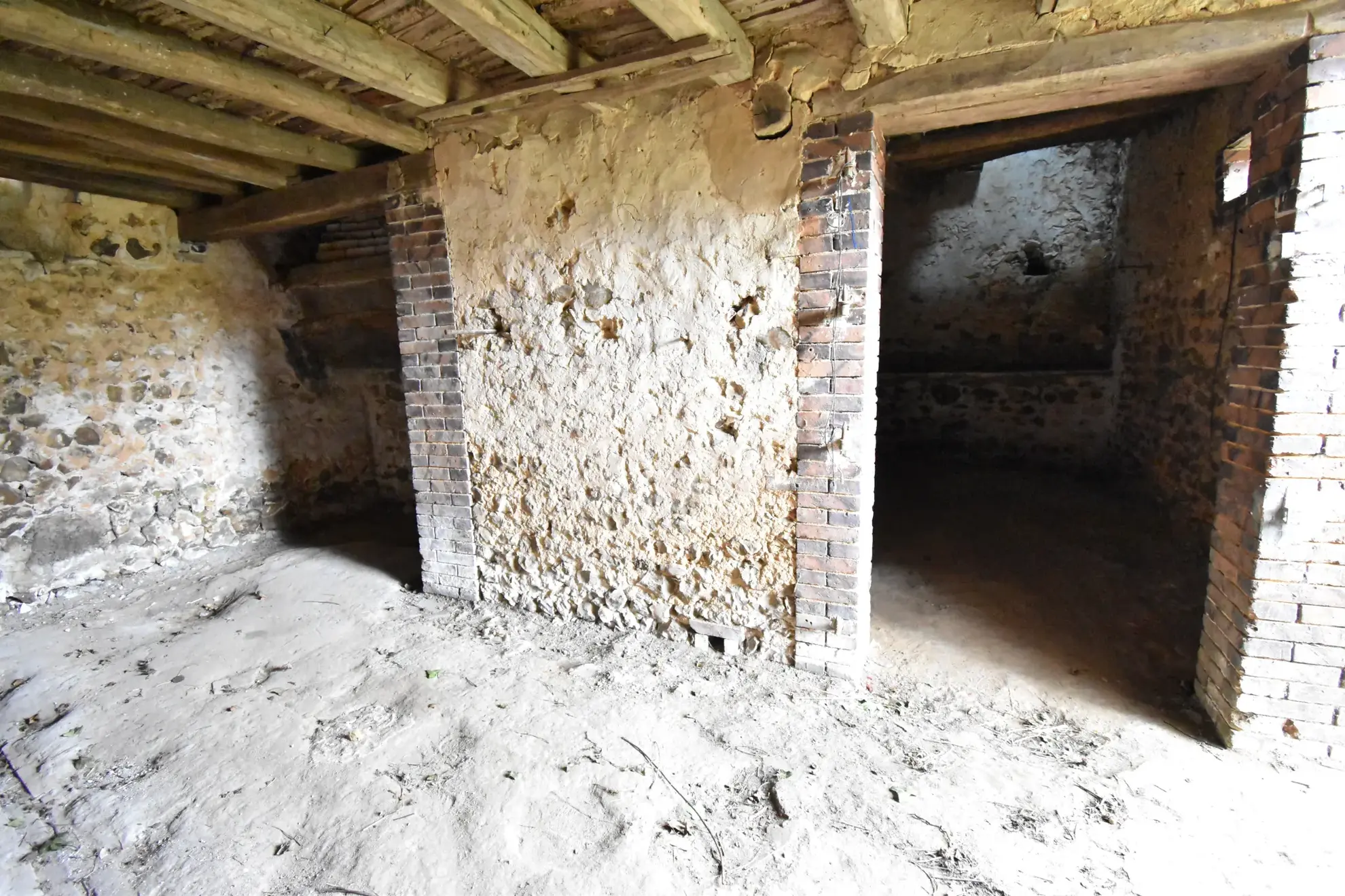 Belle maison de village à Luigny avec potentiel de rénovation - 77 m² 