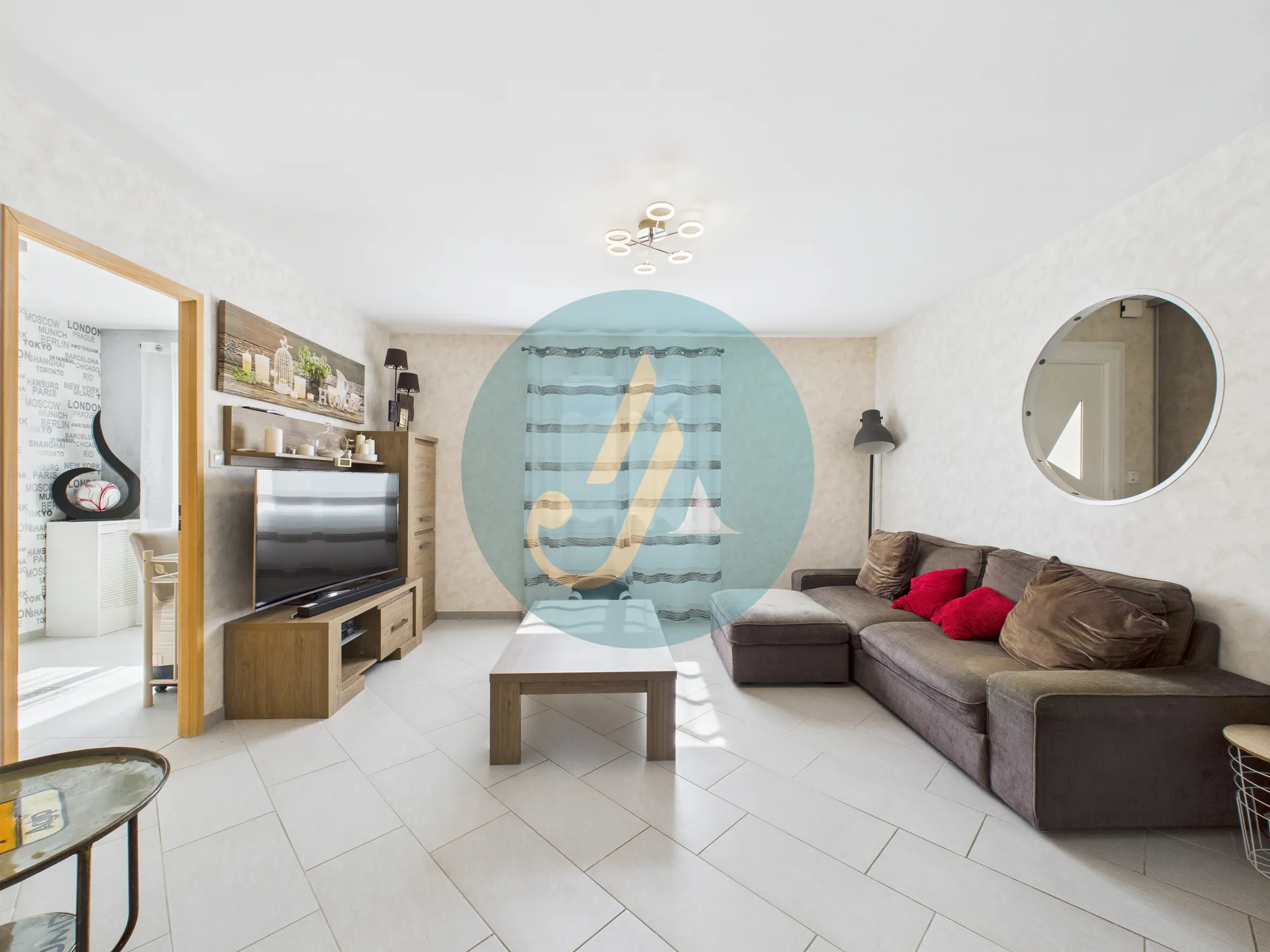 Maison contemporaine de 137 m² à Marzy proche Nevers avec piscine et jardin 