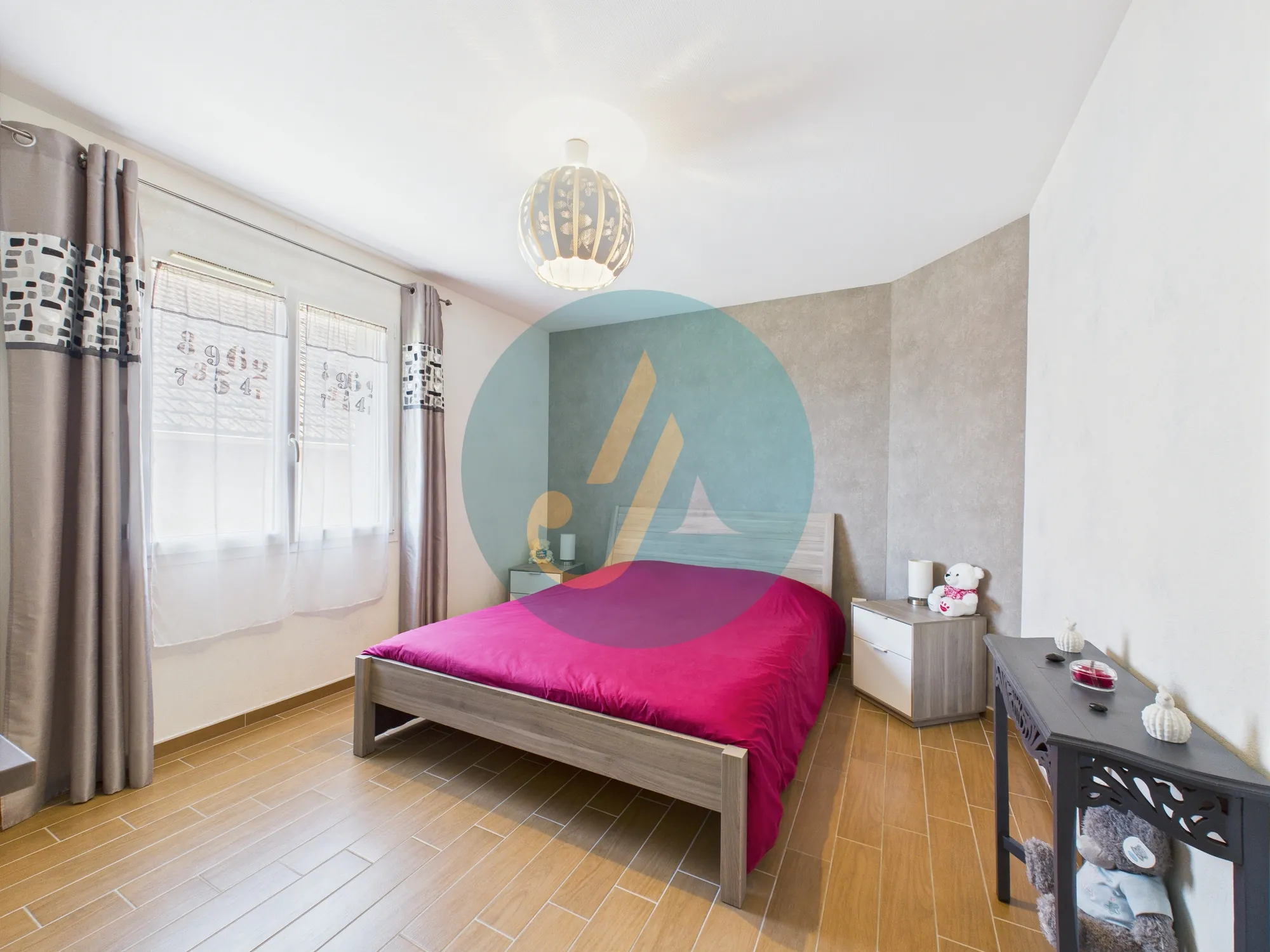 Maison contemporaine de 137 m² à Marzy proche Nevers avec piscine et jardin 