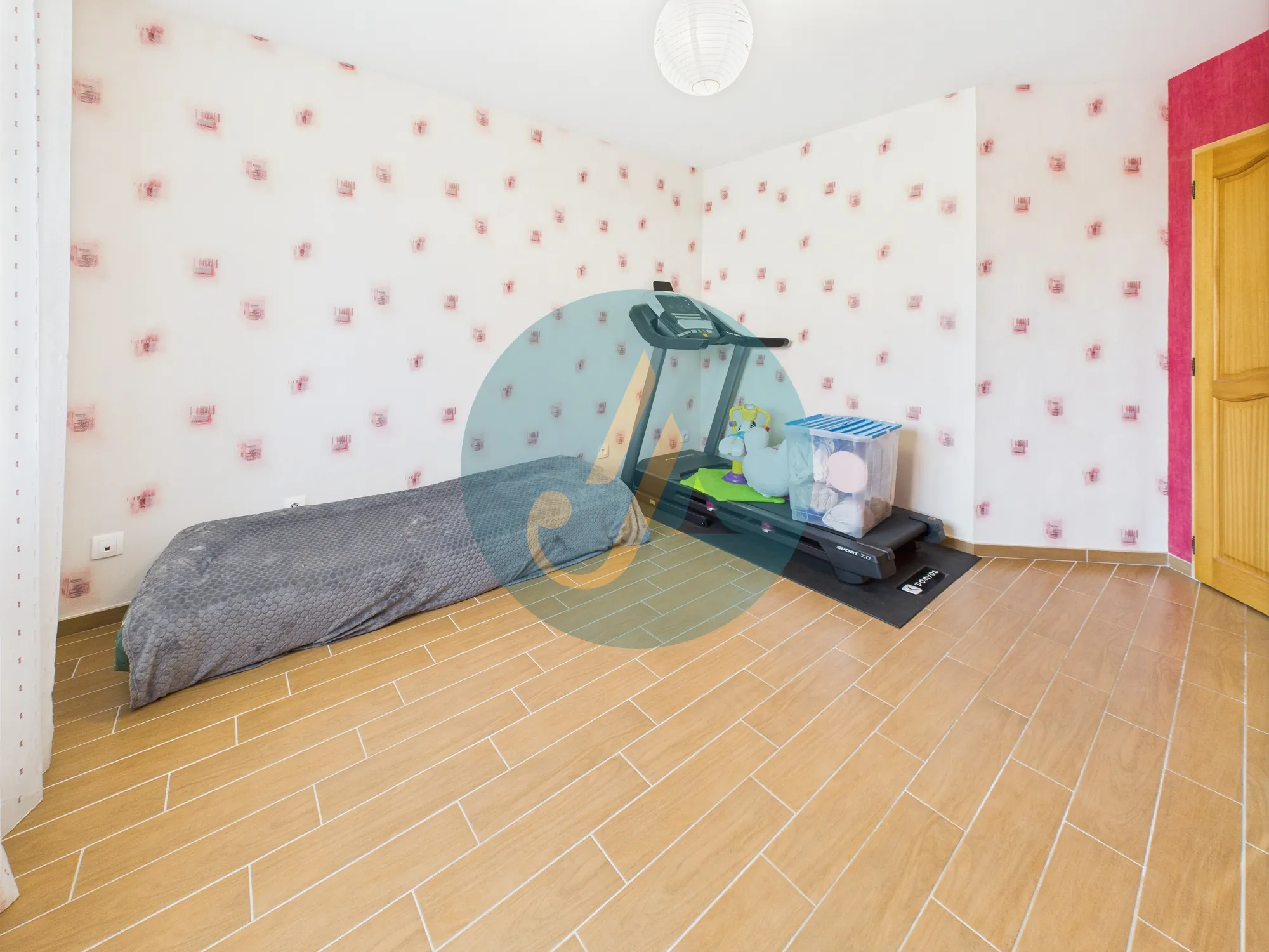 Maison contemporaine de 137 m² à Marzy proche Nevers avec piscine et jardin 