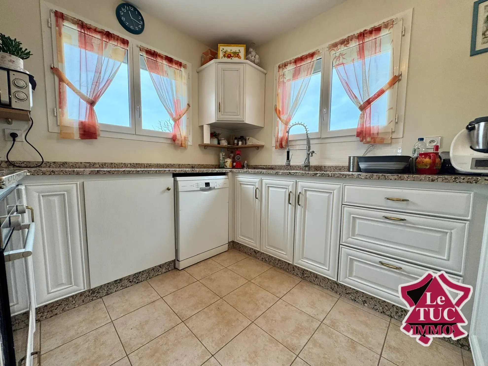 Maison contemporaine avec jardin et panneaux solaires à Penne d’Agenais 