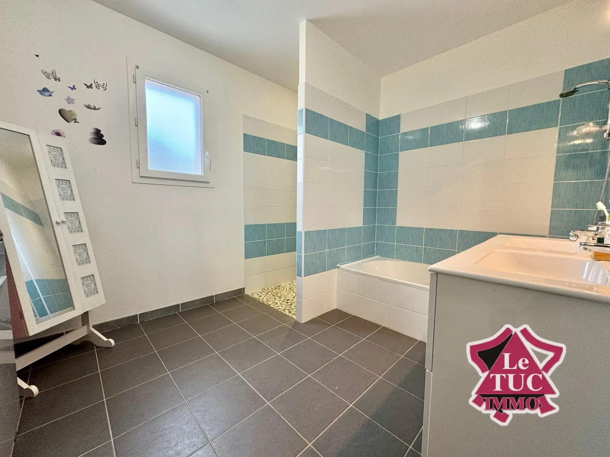 Maison contemporaine avec jardin et panneaux solaires à Penne d’Agenais 