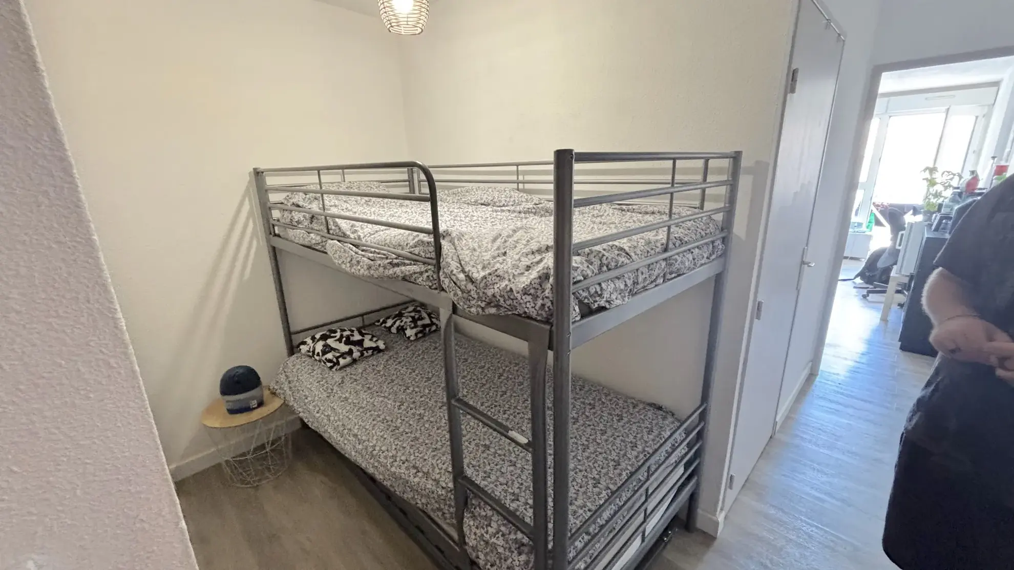 Charmant studio cabine de 29 m² avec terrasse et parking privé à Carnon 