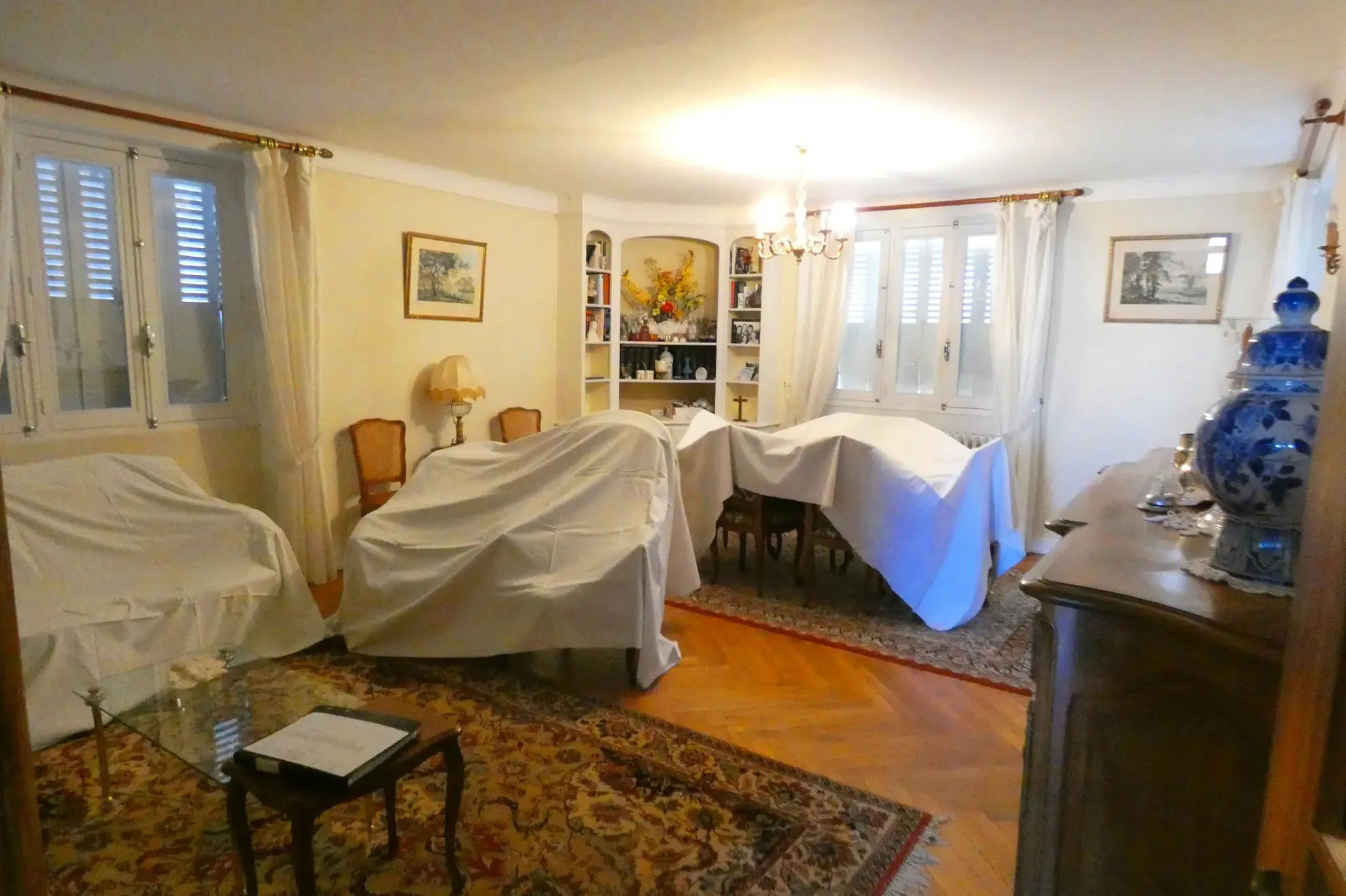 Maison en pierre avec grand terrain à Jussac, proximité commerces et écoles 