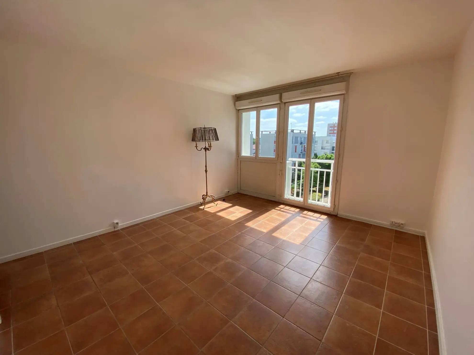 Appartement 3 pièces lumineux à Viry-Châtillon avec cave et parking 