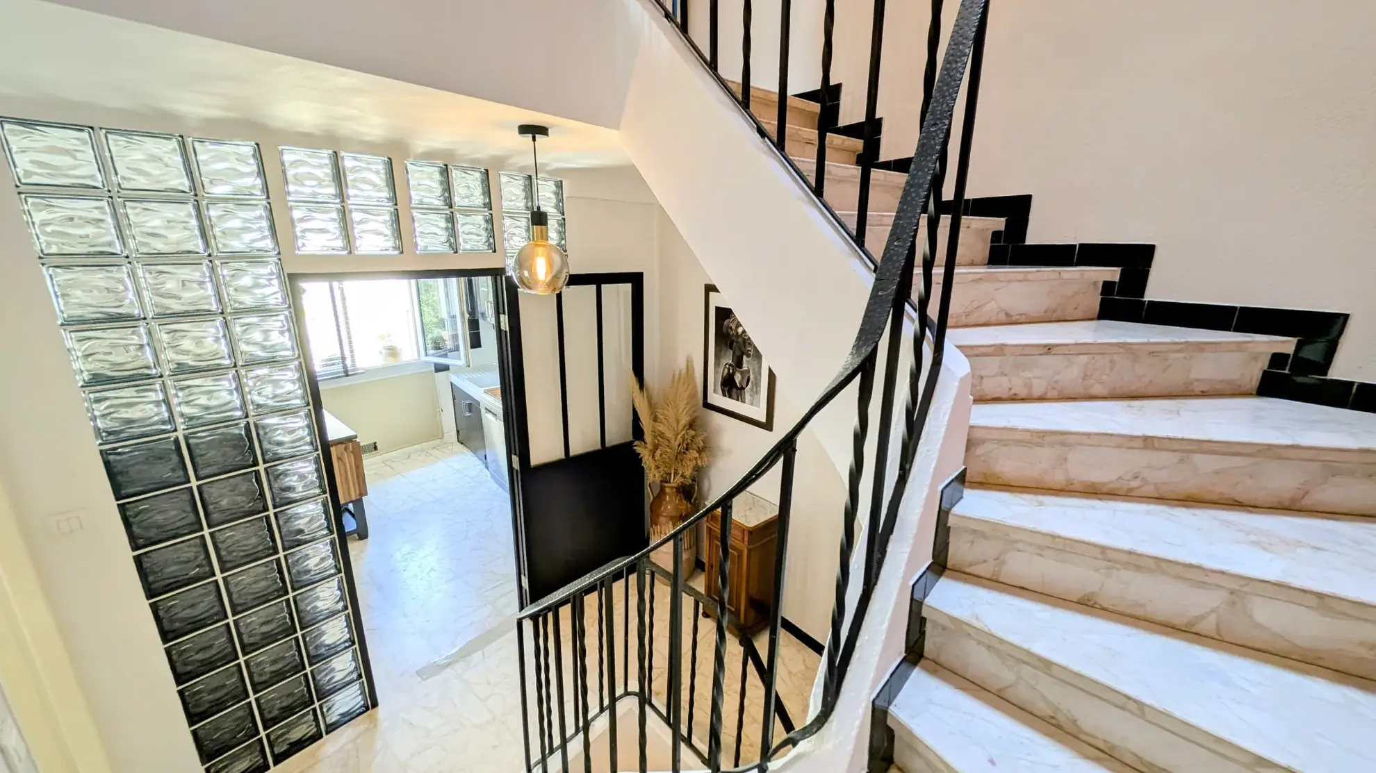 Charmante maison de village rénovée avec terrasse ensoleillée à Villelongue dels monts 