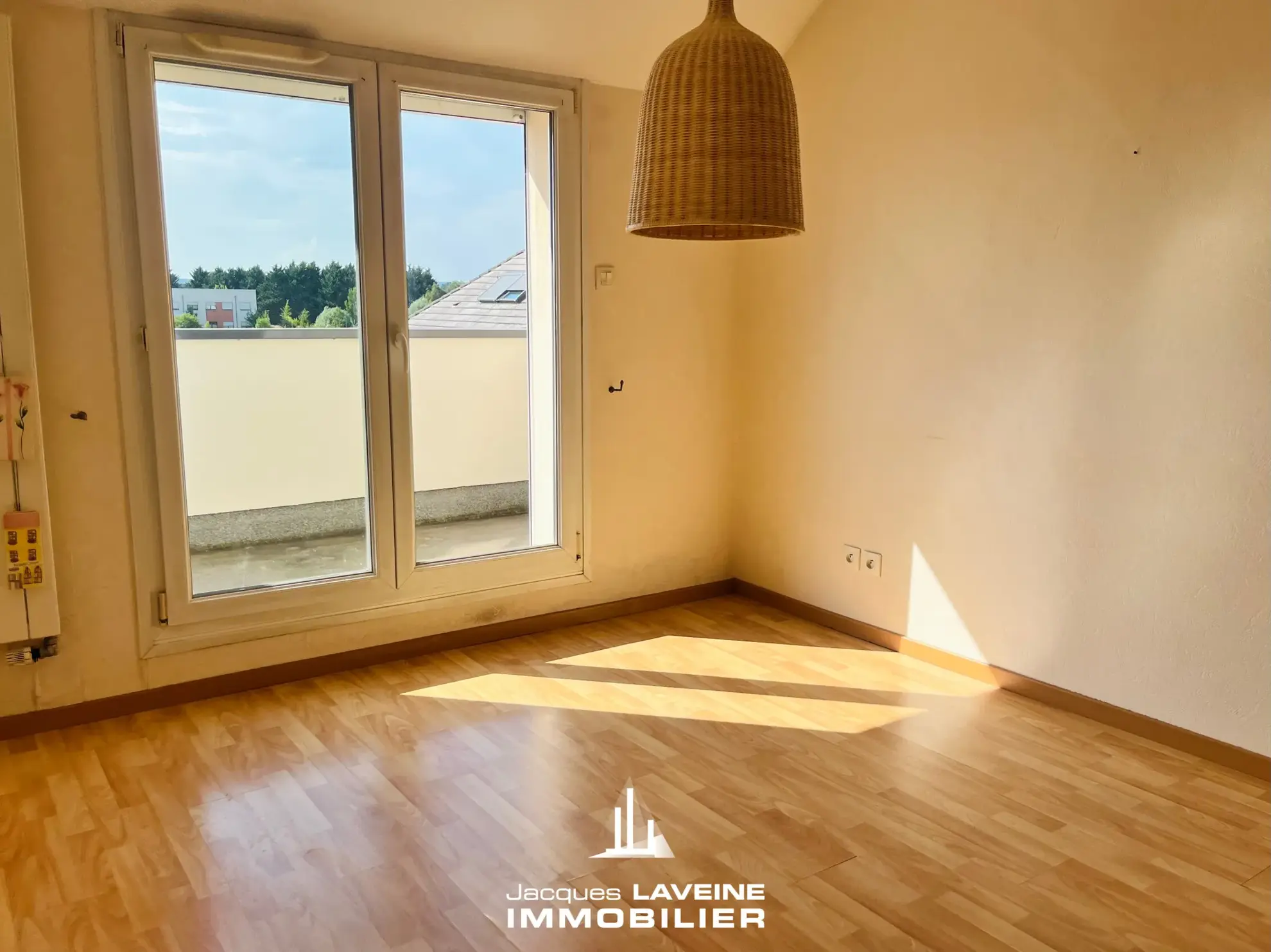 Bel appartement 3 pièces à Marly, proche commodités, avec balcon, garage et résidence sécurisée 