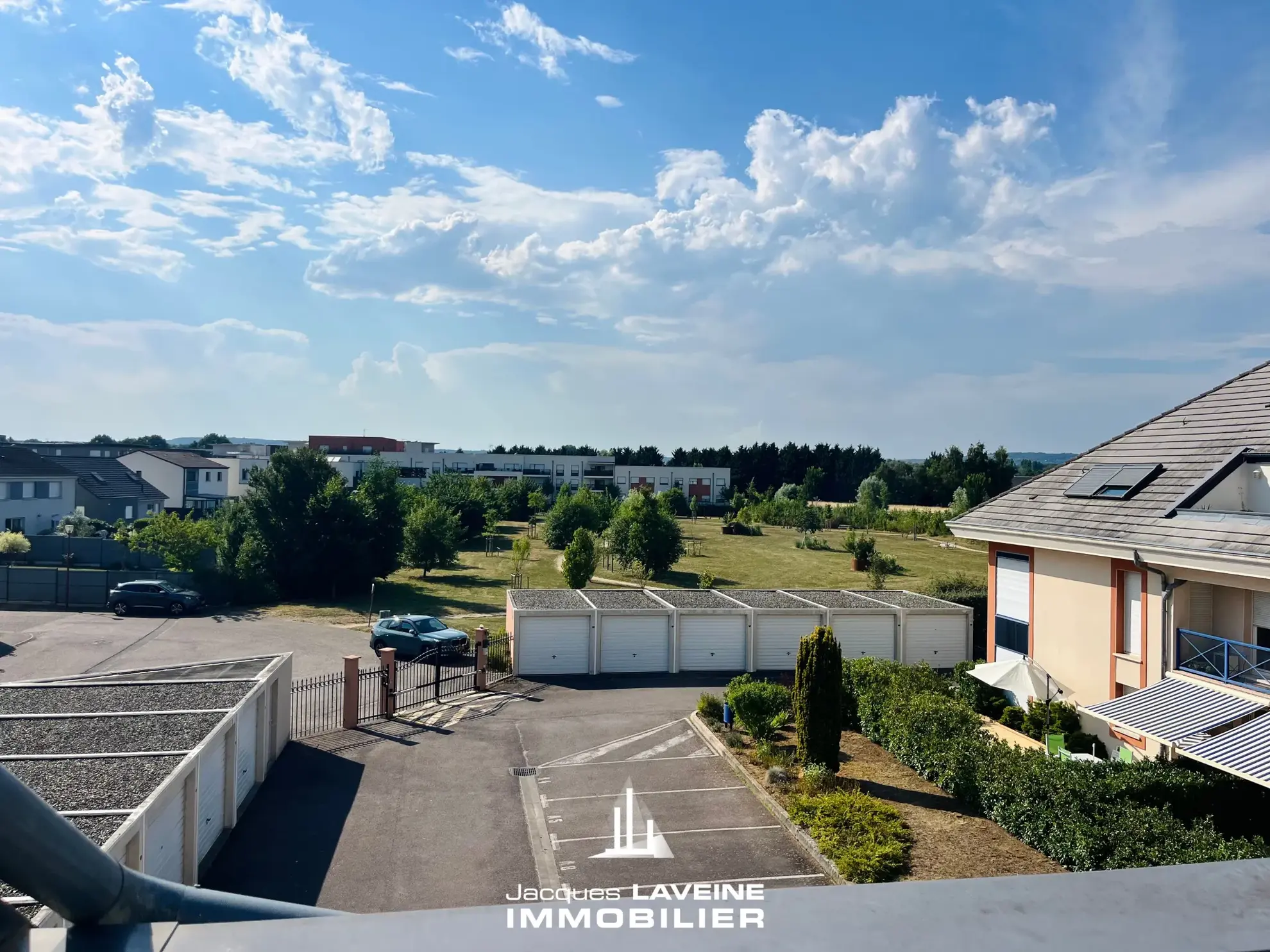 Bel appartement 3 pièces à Marly, proche commodités, avec balcon, garage et résidence sécurisée 