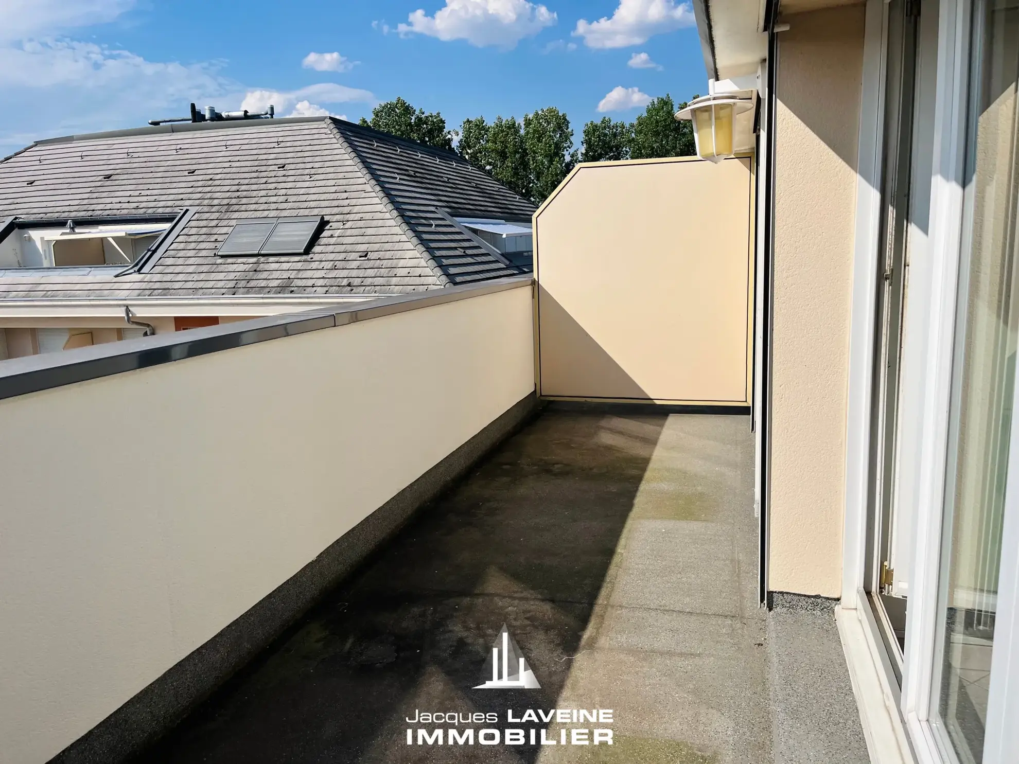 Bel appartement 3 pièces à Marly, proche commodités, avec balcon, garage et résidence sécurisée 