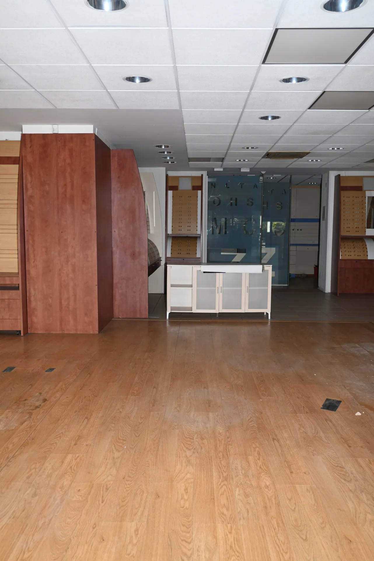 Immeuble rénovable à Marmande avec surface commerciale de 145 m² 