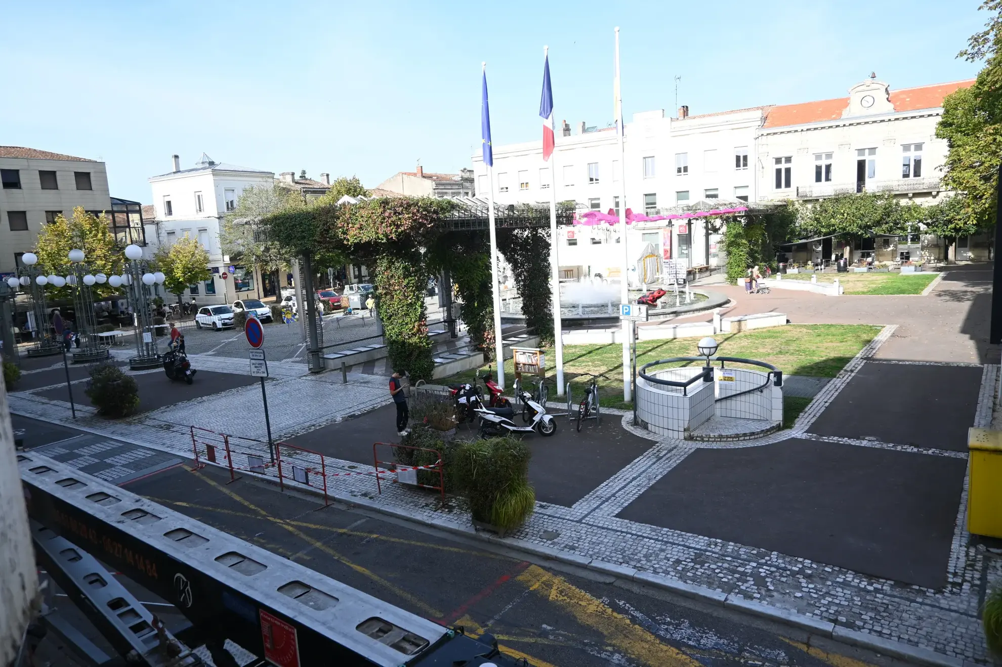 Immeuble rénovable à Marmande avec surface commerciale de 145 m² 