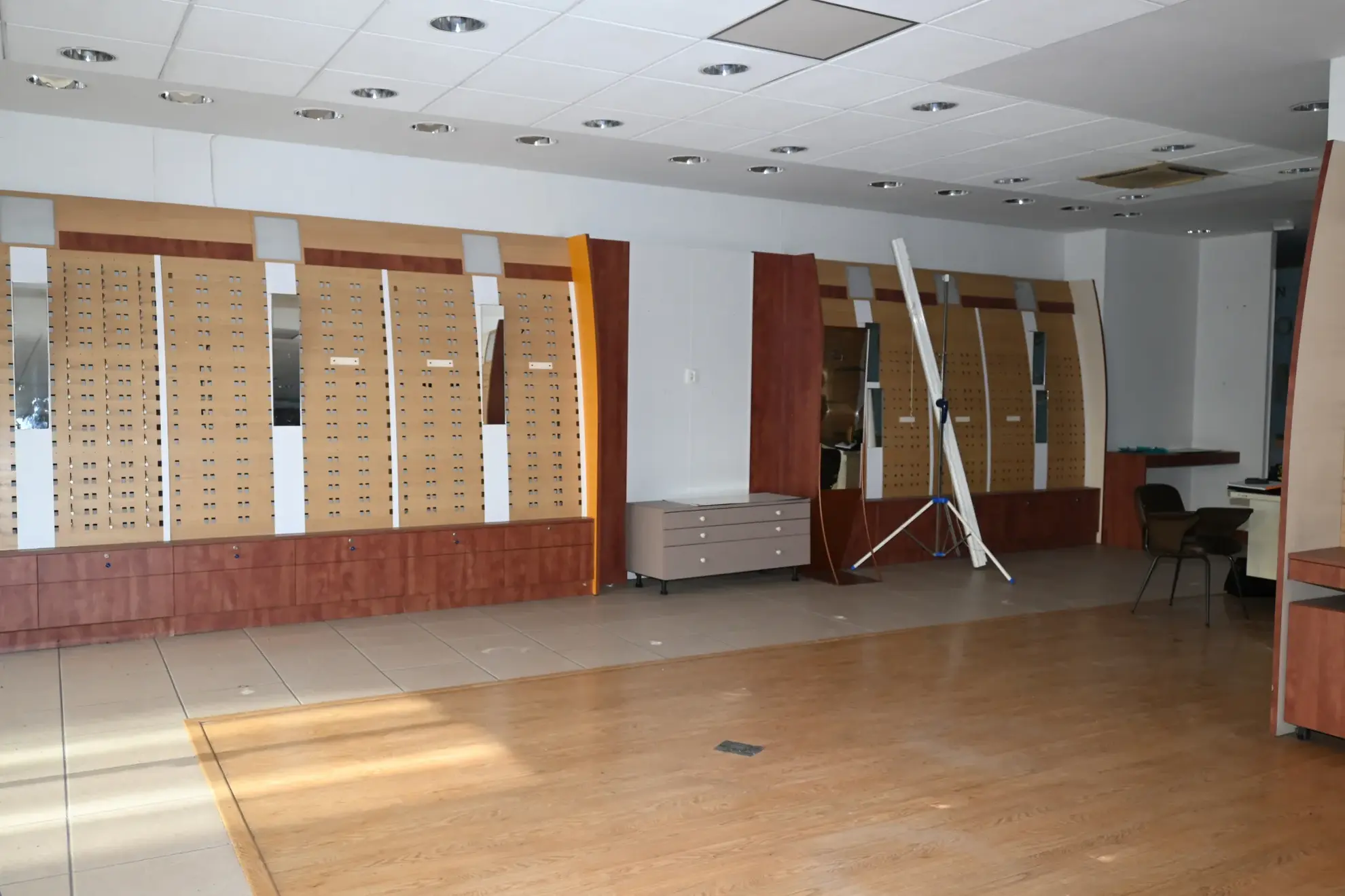 Immeuble rénovable à Marmande avec surface commerciale de 145 m² 