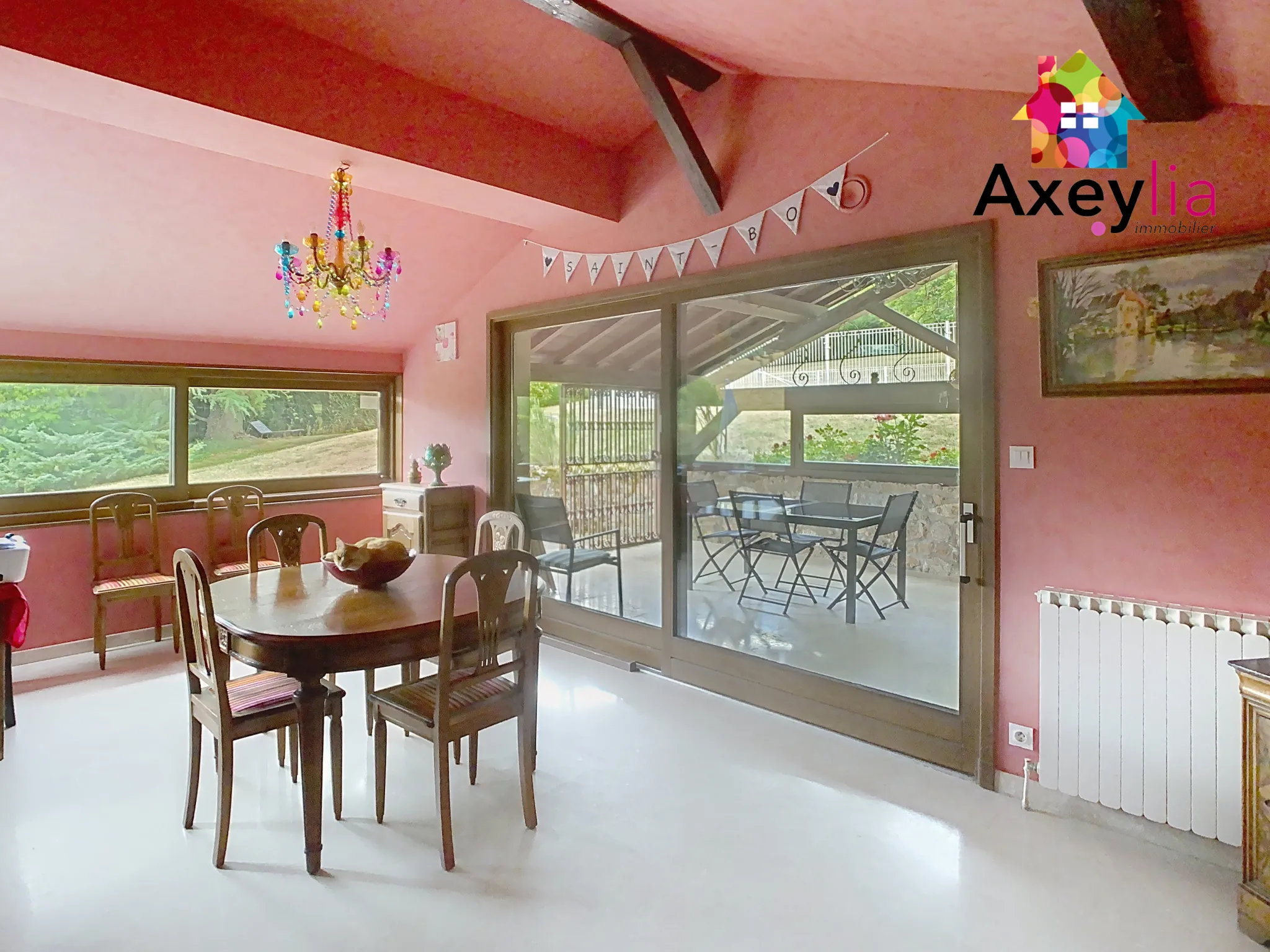 Maison ancienne en pierres avec piscine et grand jardin à Saint-Bonnet-des-Quarts 