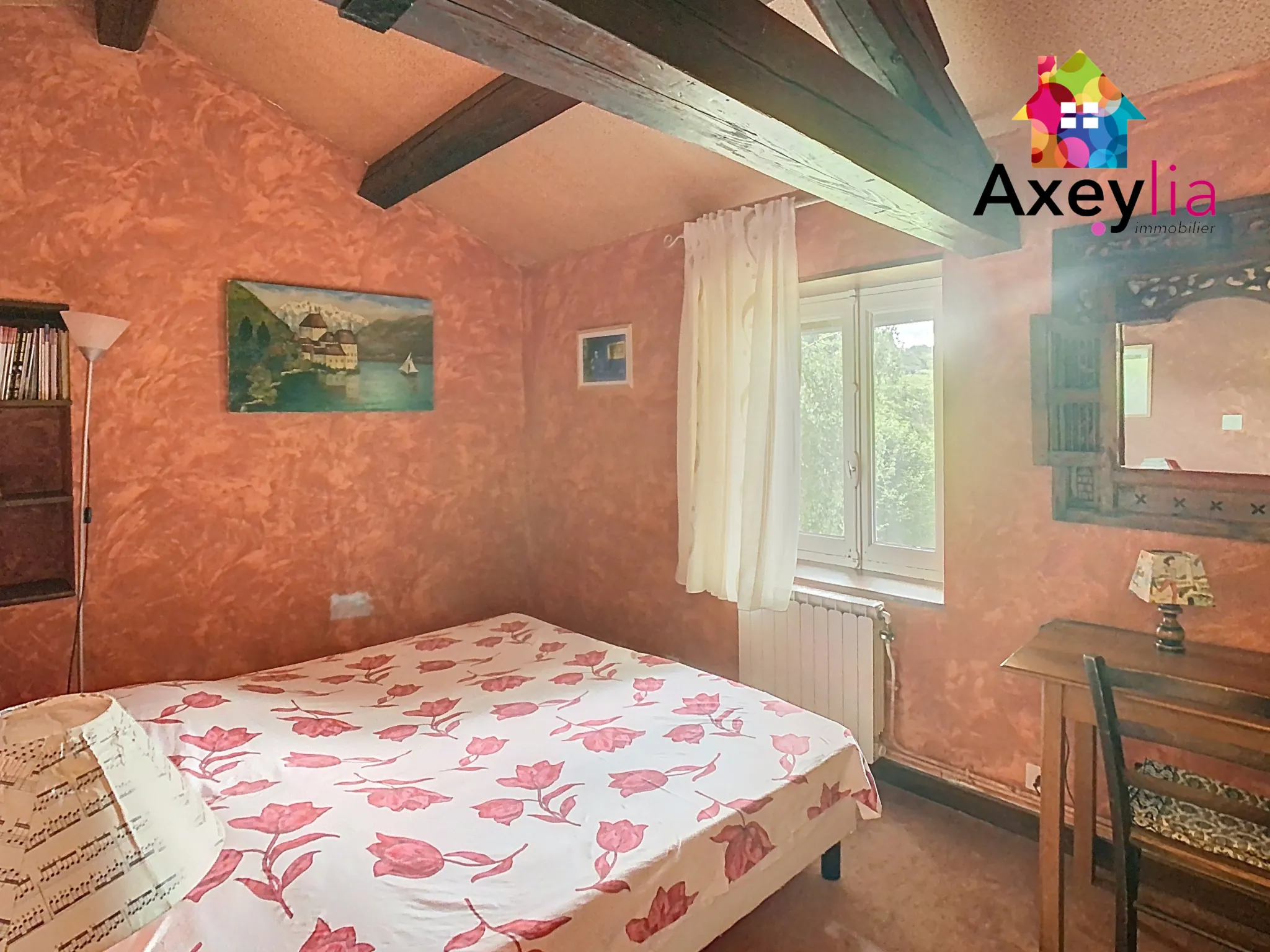 Maison ancienne en pierres avec piscine et grand jardin à Saint-Bonnet-des-Quarts 