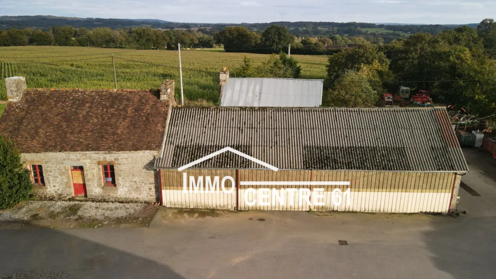 Ensemble immobilier de 1300m² à La Ferté Macé – Bureaux, ateliers et stockage 