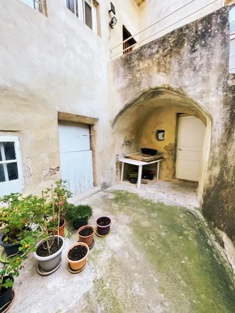 Belle maison de village à Saint Paul Trois Châteaux en Drôme Provençale