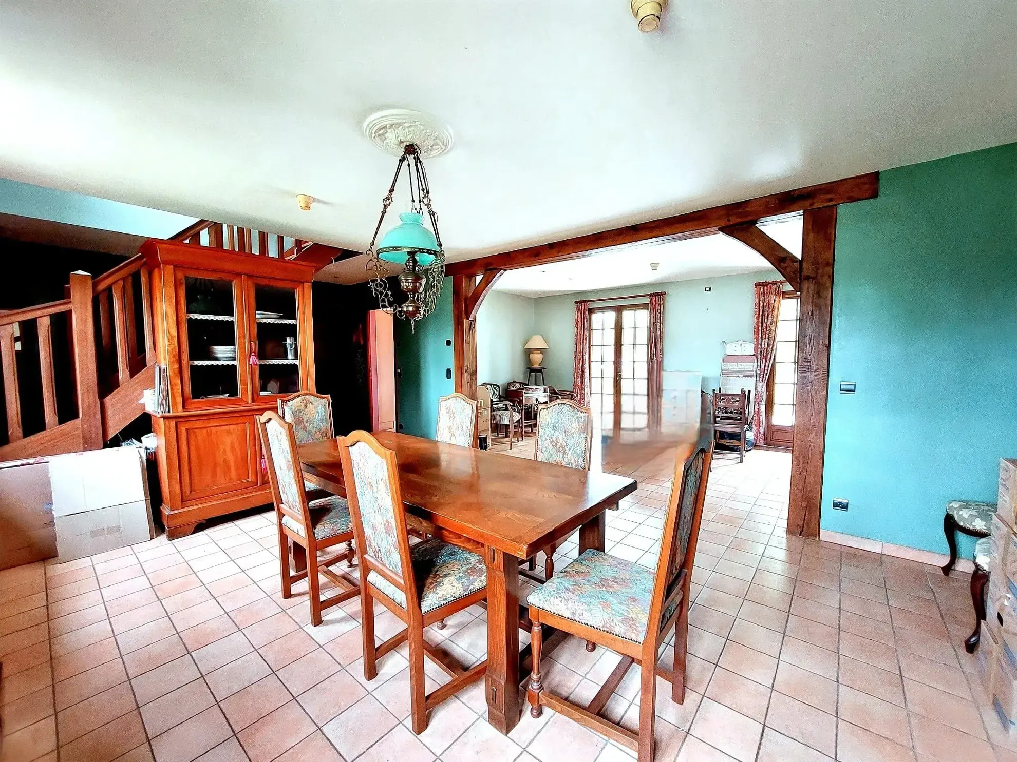 Maison à vendre avec jardin arboré à Vironvay, 3 chambres, charme des années 90 