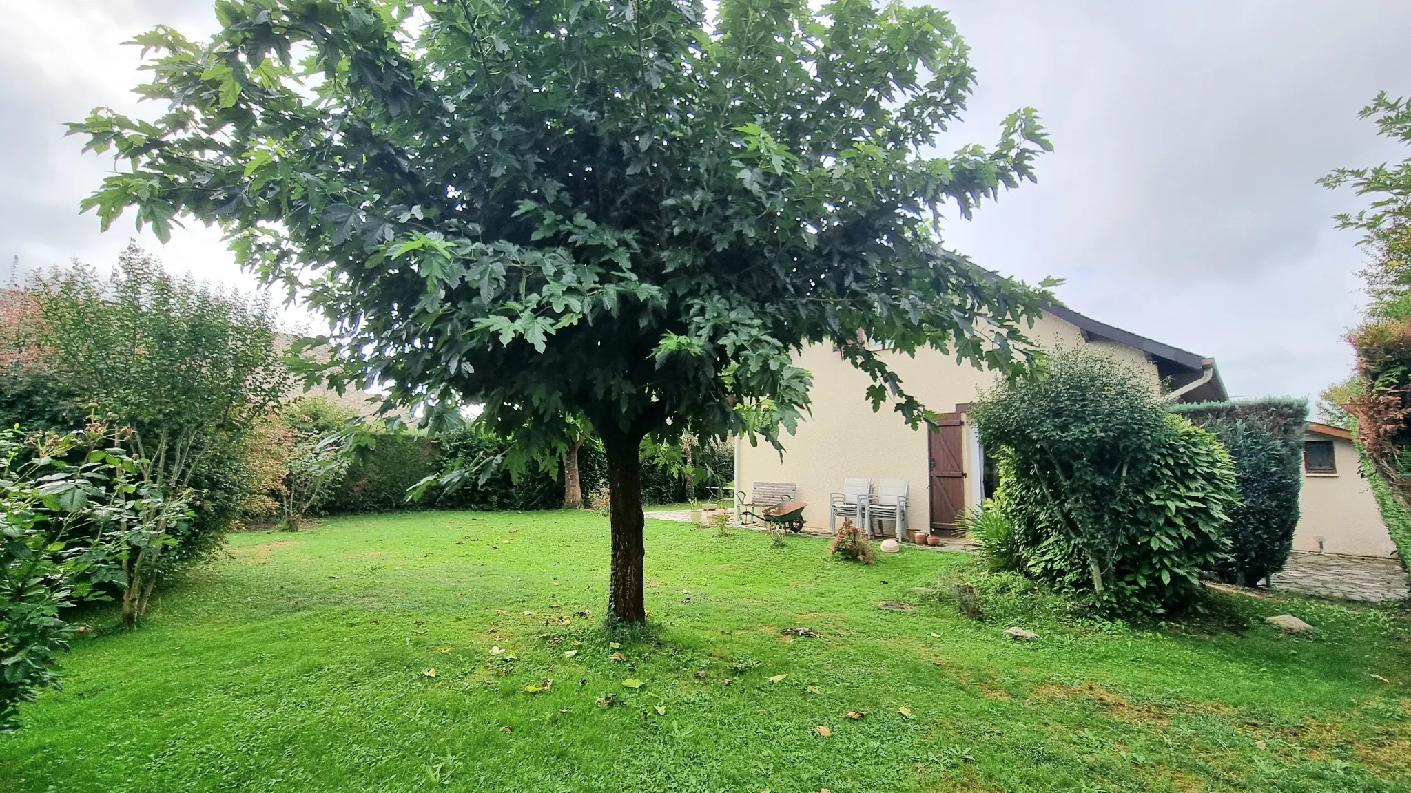 Charmante maison de 107 m² avec jardin à Horgues, proche des écoles et commerces 