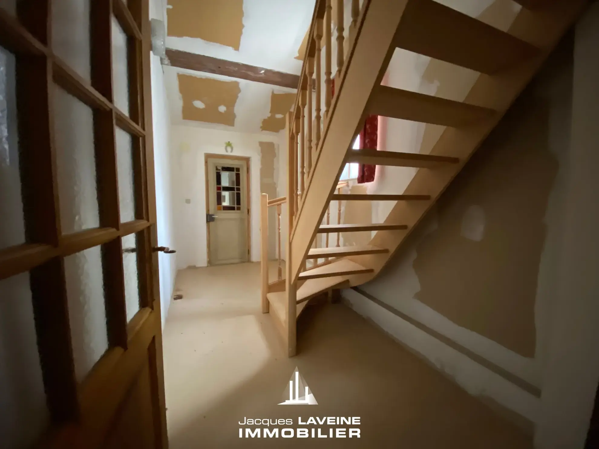 Ensemble immobilier à 15 km de Metz avec deux maisons et potentiel d'aménagement 