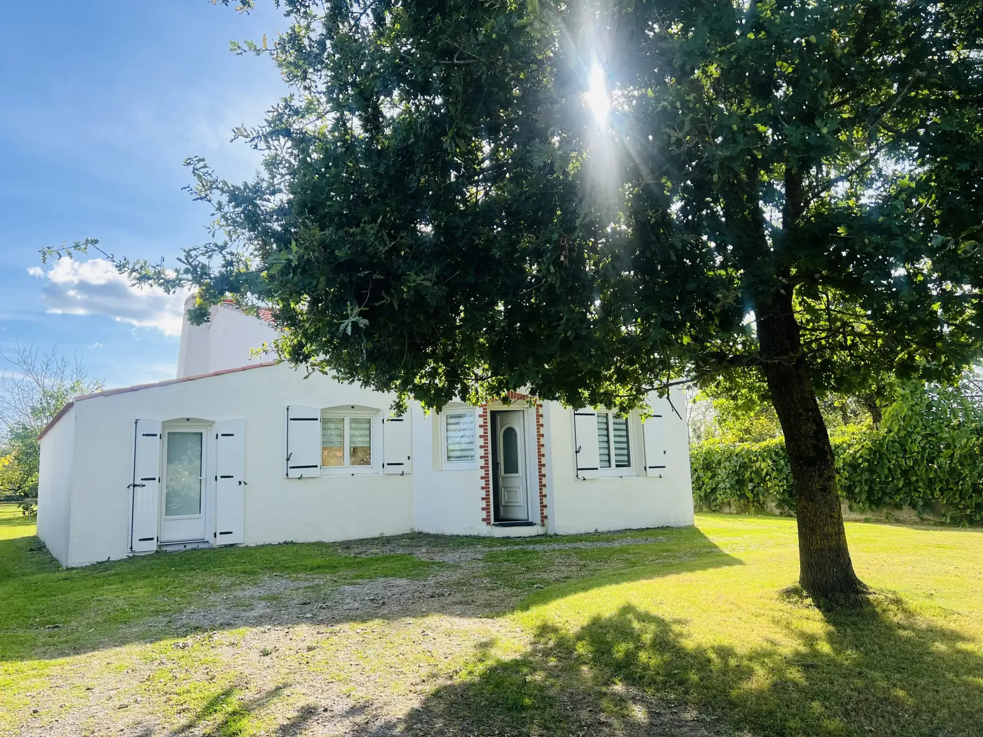 Maison rénovée avec jardin à Saint Foy, 2 chambres, séjour lumineux 