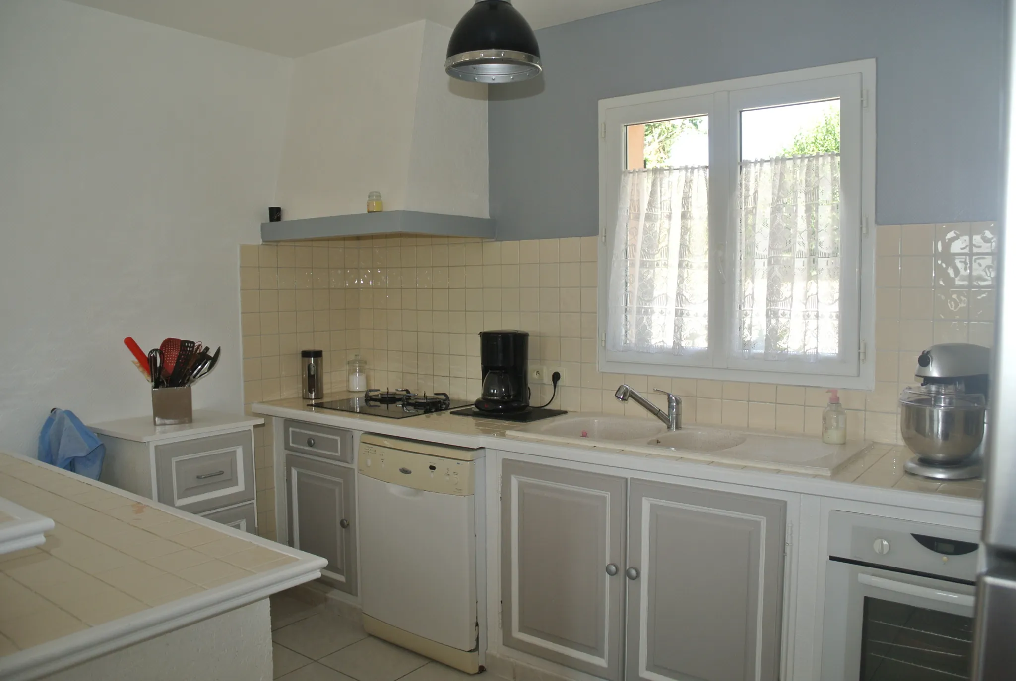 Maison de plain-pied avec 3 chambres à Marmande, jardin et garage 