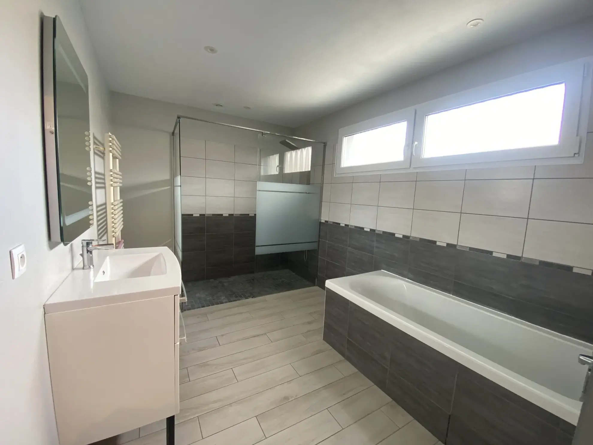 Maison de 116m² avec 3 chambres, jardin et parking à Trith Saint Léger 