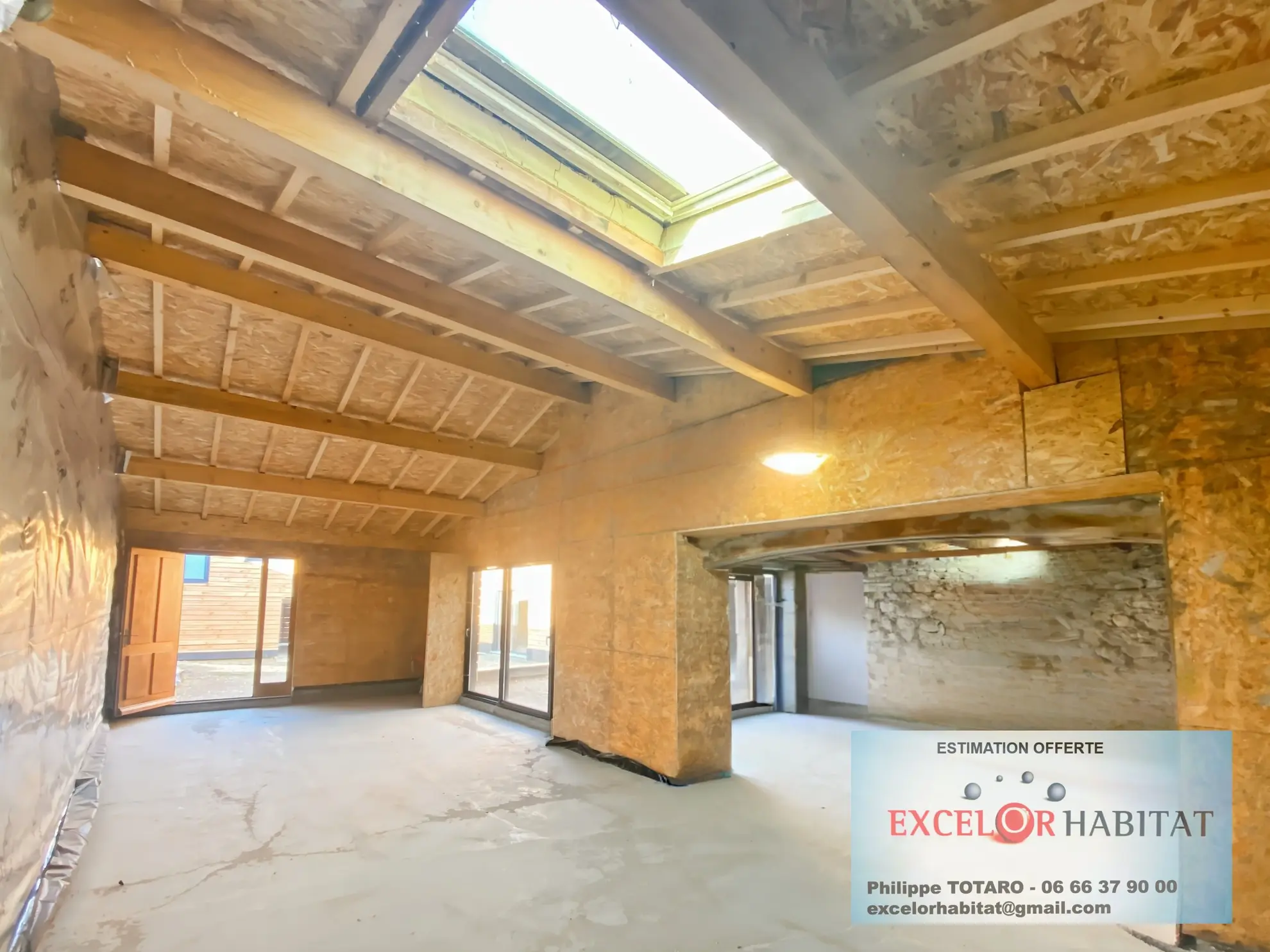 Belle maison écologique en duplex avec jardin et parking près de Belleville-en-Beaujolais 