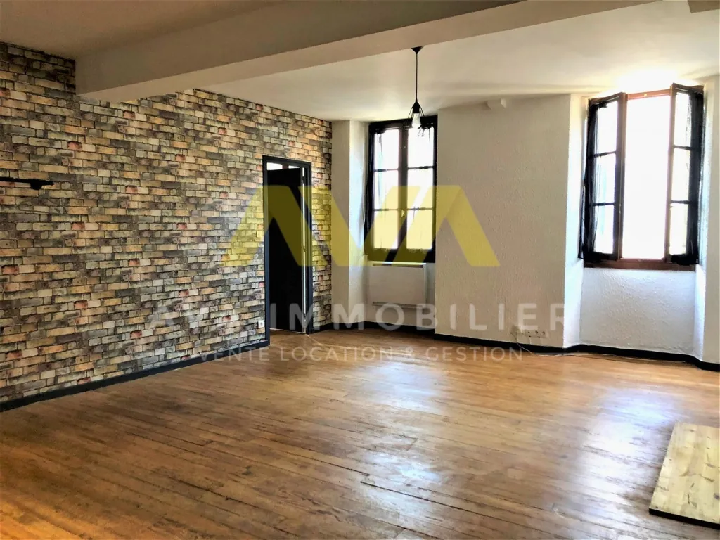 Immeuble de rapport à Navarrenx avec forte rentabilité et potentiel de valorisation 