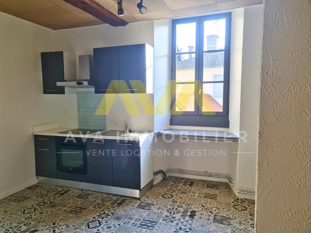 Immeuble de rapport à Navarrenx avec forte rentabilité et potentiel de valorisation 