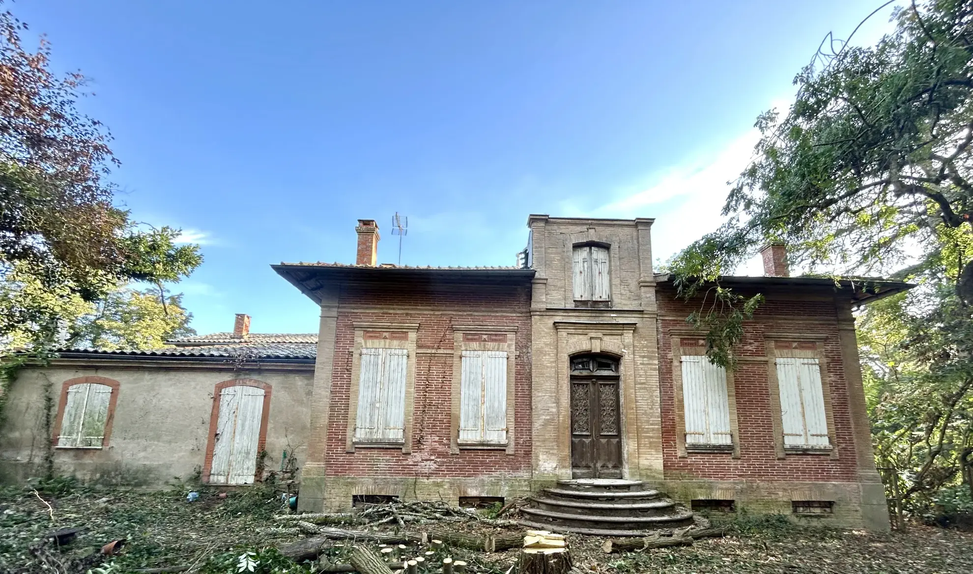 Belle maison de maître à rénover à Lapeyrouse-Fossat, 260 m² avec terrain arboré 