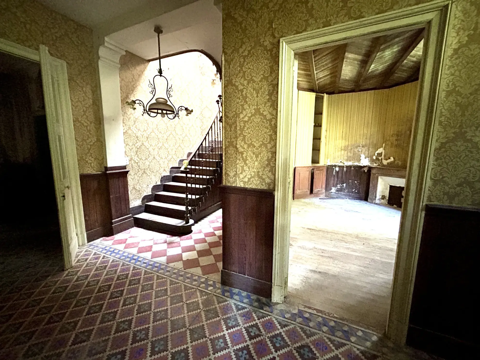 Belle maison de maître à rénover à Lapeyrouse-Fossat, 260 m² avec terrain arboré 