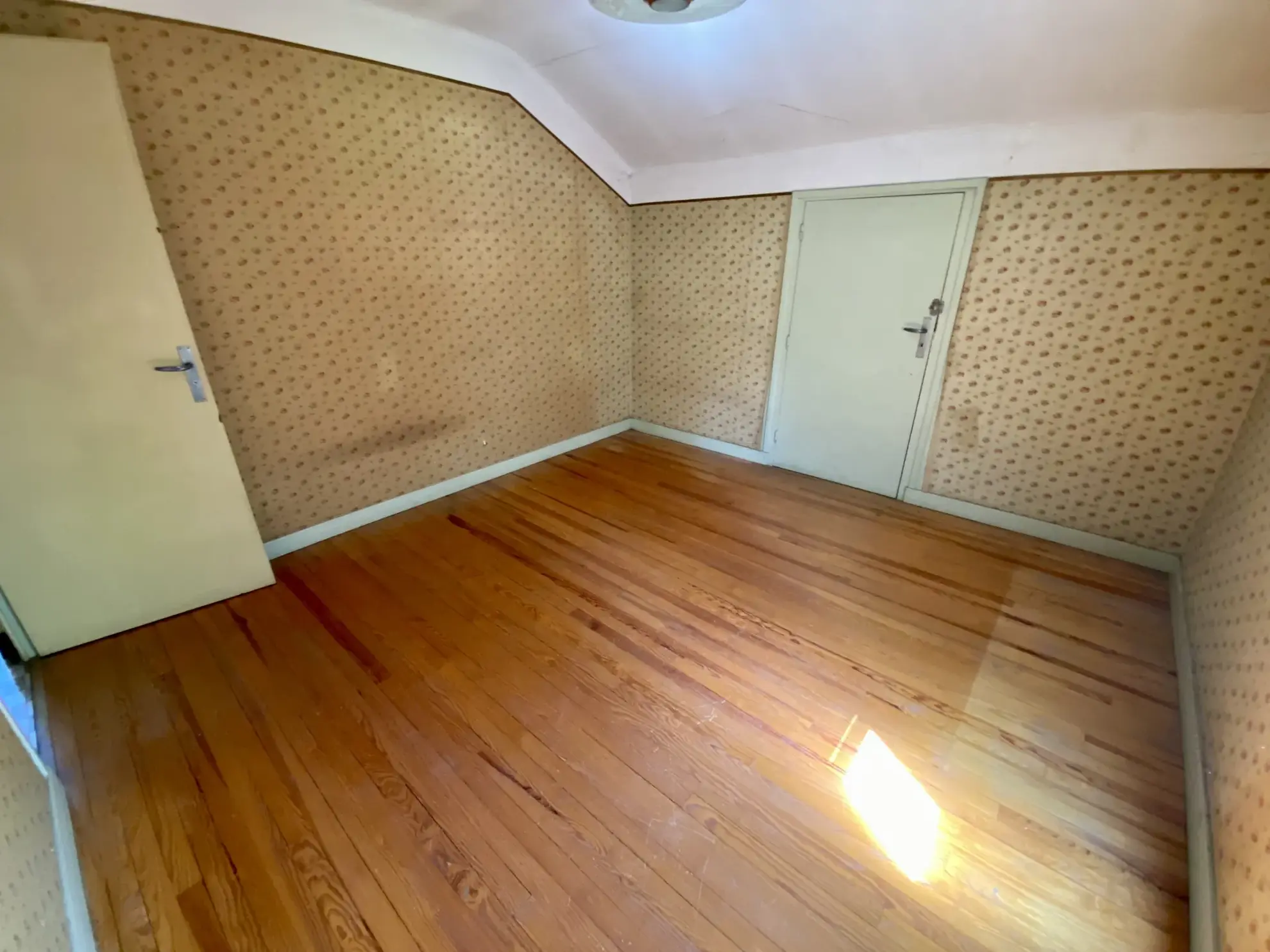 Maison à rénover avec grand potentiel à Saint-Michel-de-Maurienne 