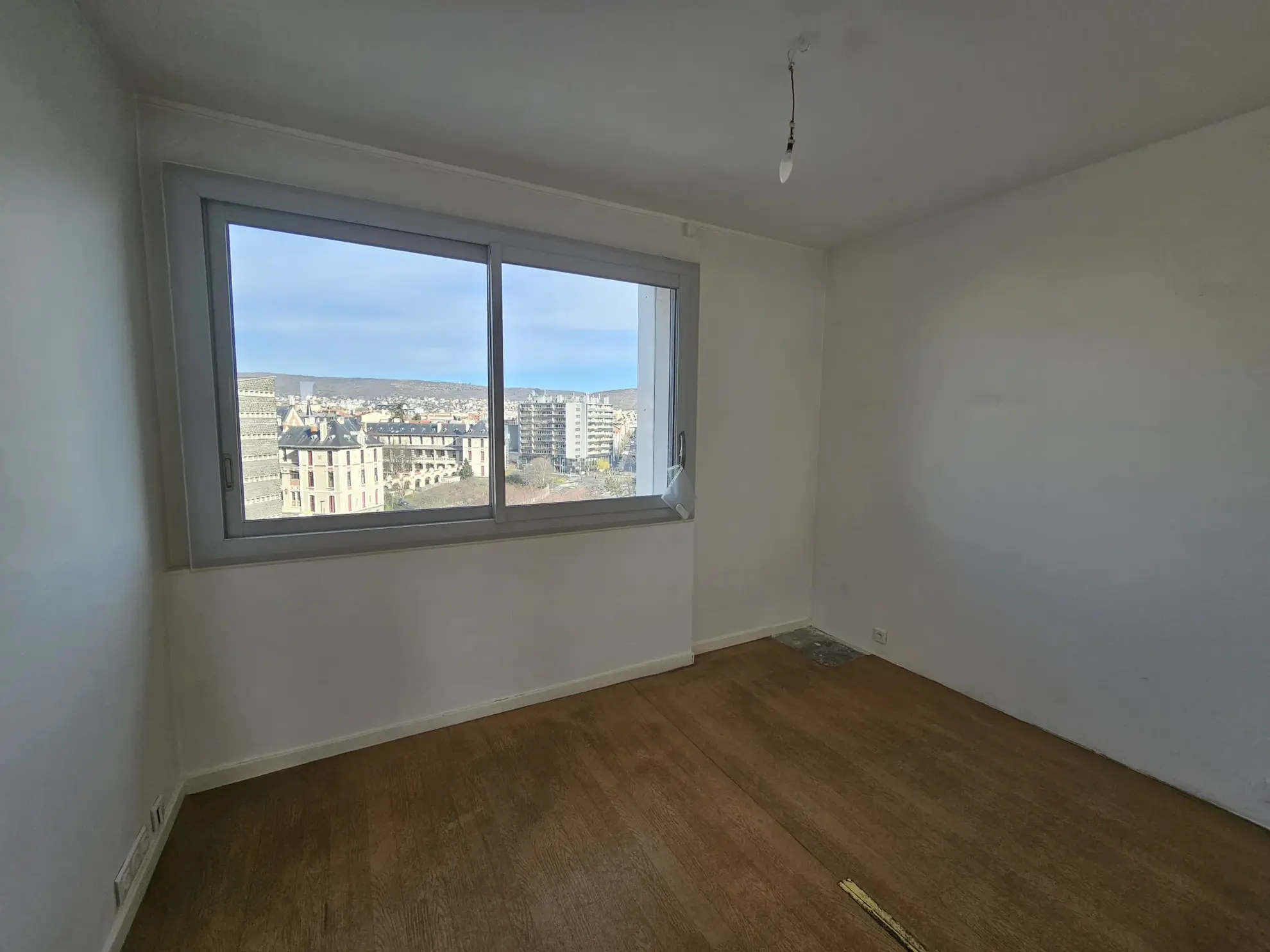 Appartement lumineux avec parking et cave à Clermont-Ferrand 