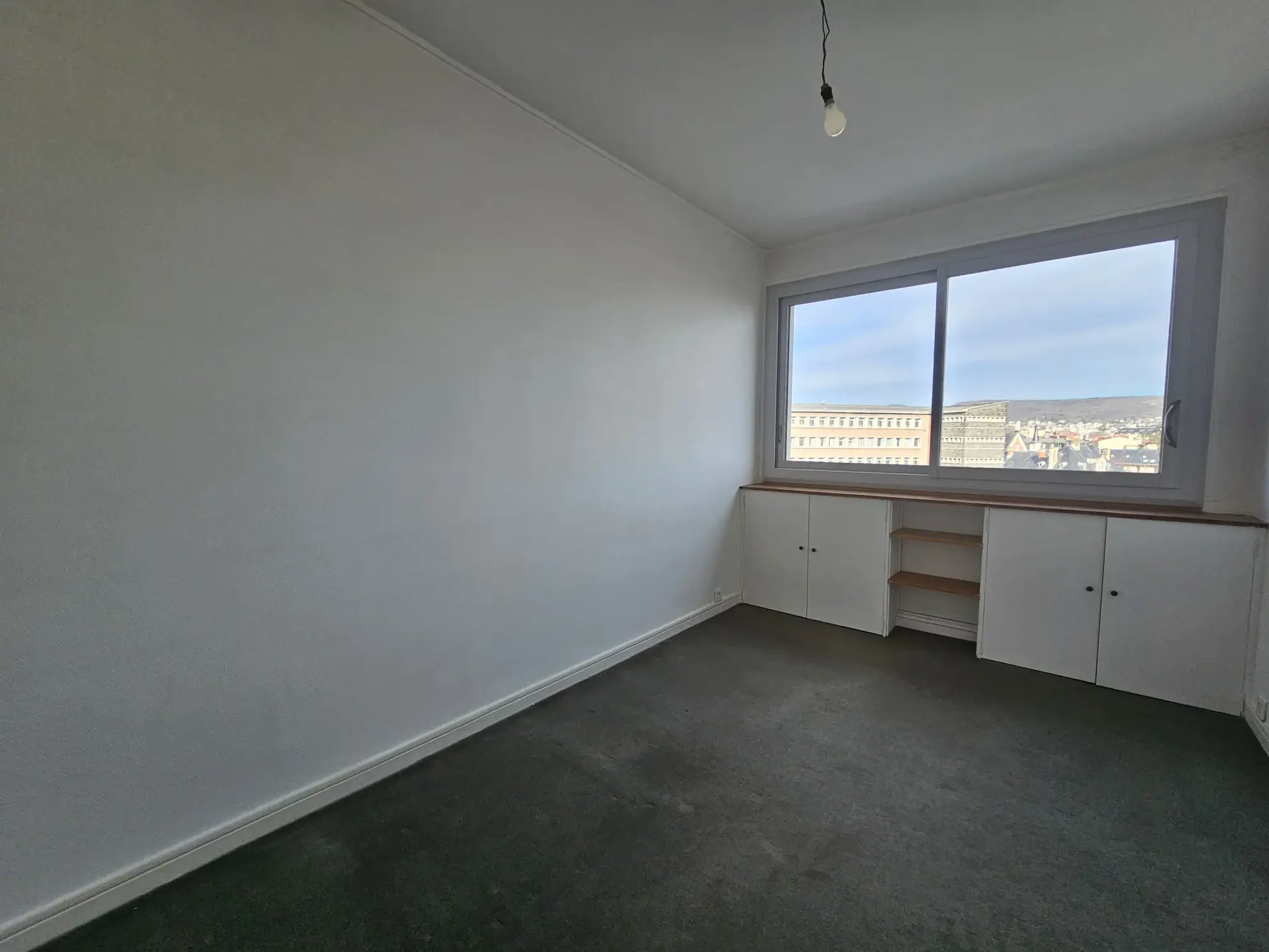 Appartement lumineux avec parking et cave à Clermont-Ferrand 