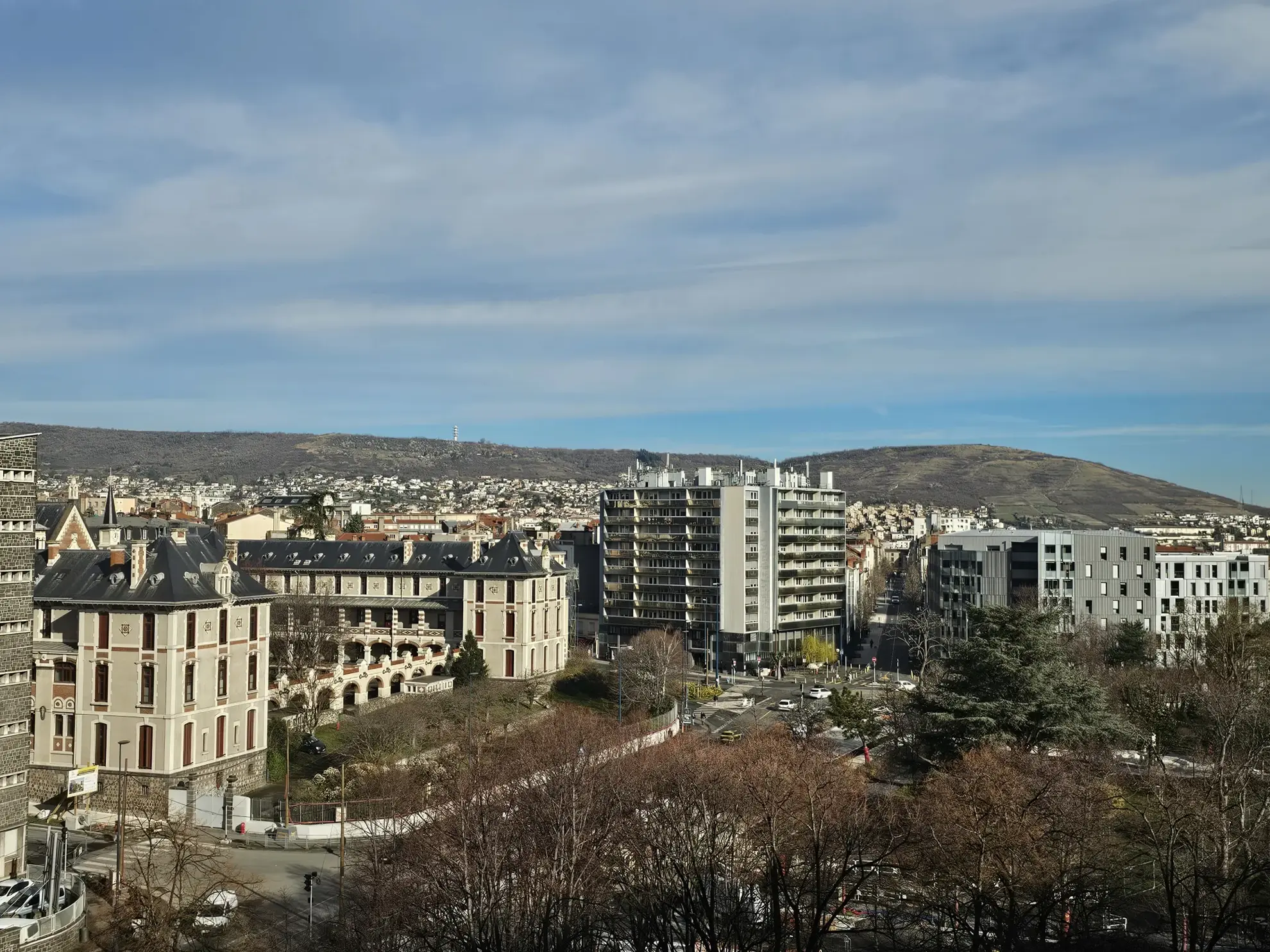 Appartement lumineux avec parking et cave à Clermont-Ferrand