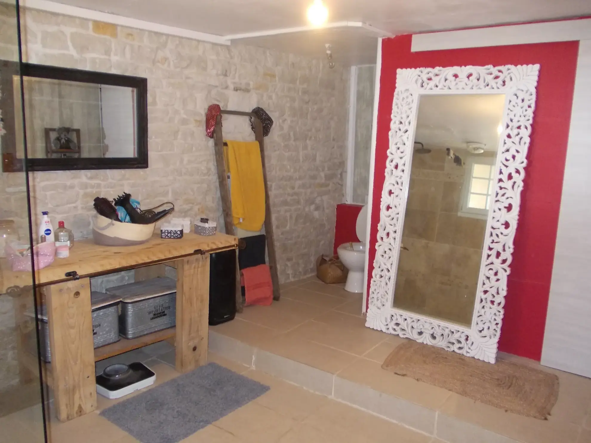 Maison charentaise rénovée avec dépendances et piscine proche de Cognac 