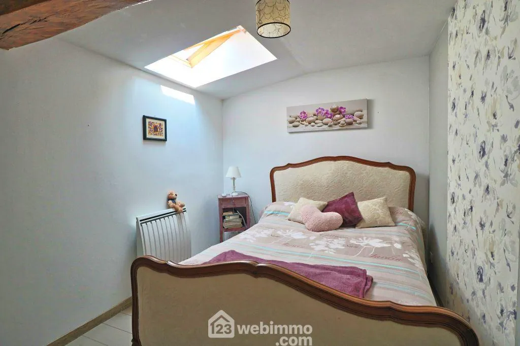 Maison en pierre de 134 m² avec jardin et potentiel à Marigny-Chemereau 