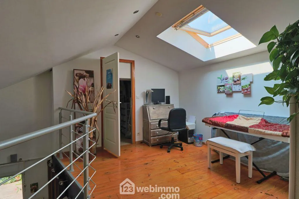 Maison en pierre de 134 m² avec jardin et potentiel à Marigny-Chemereau 