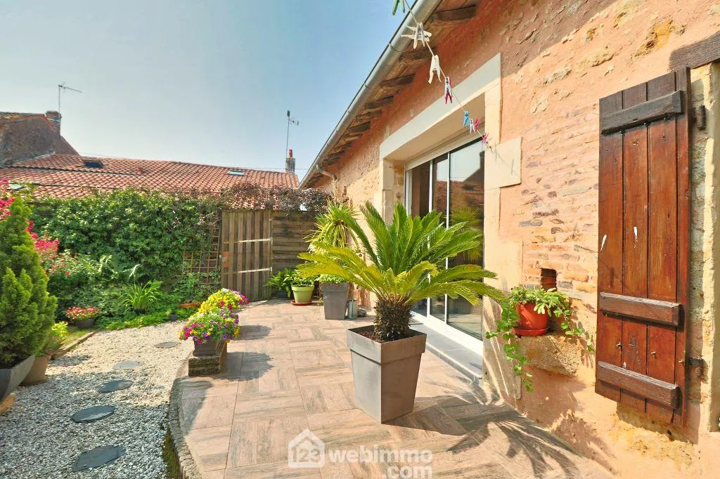 Maison en pierre de 134 m² avec jardin et potentiel à Marigny-Chemereau 