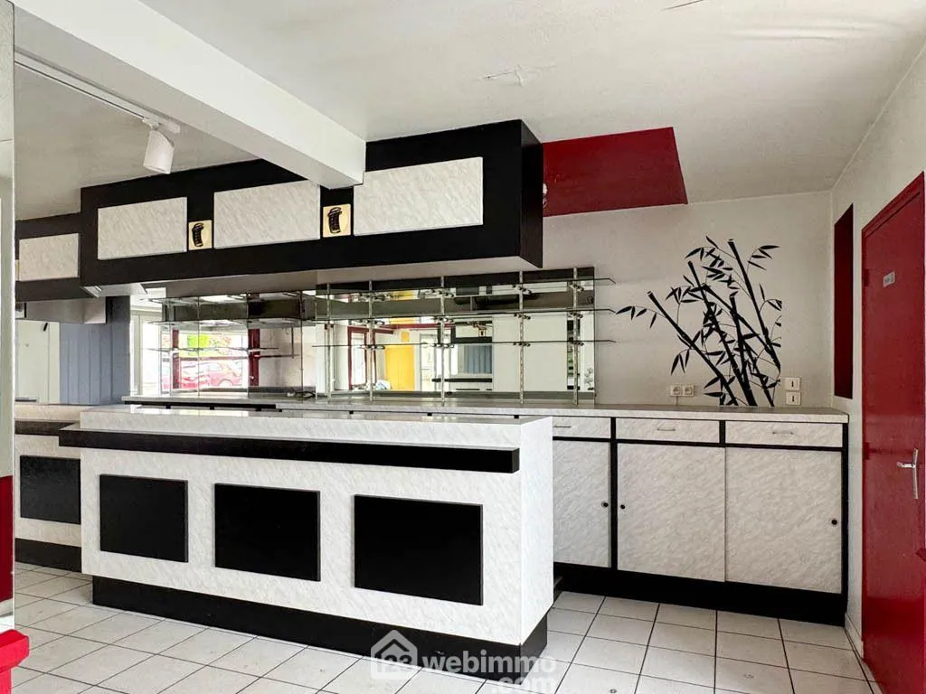 Local commercial ou habitation de 110 m² à La Romagne - Potentiel de transformation 