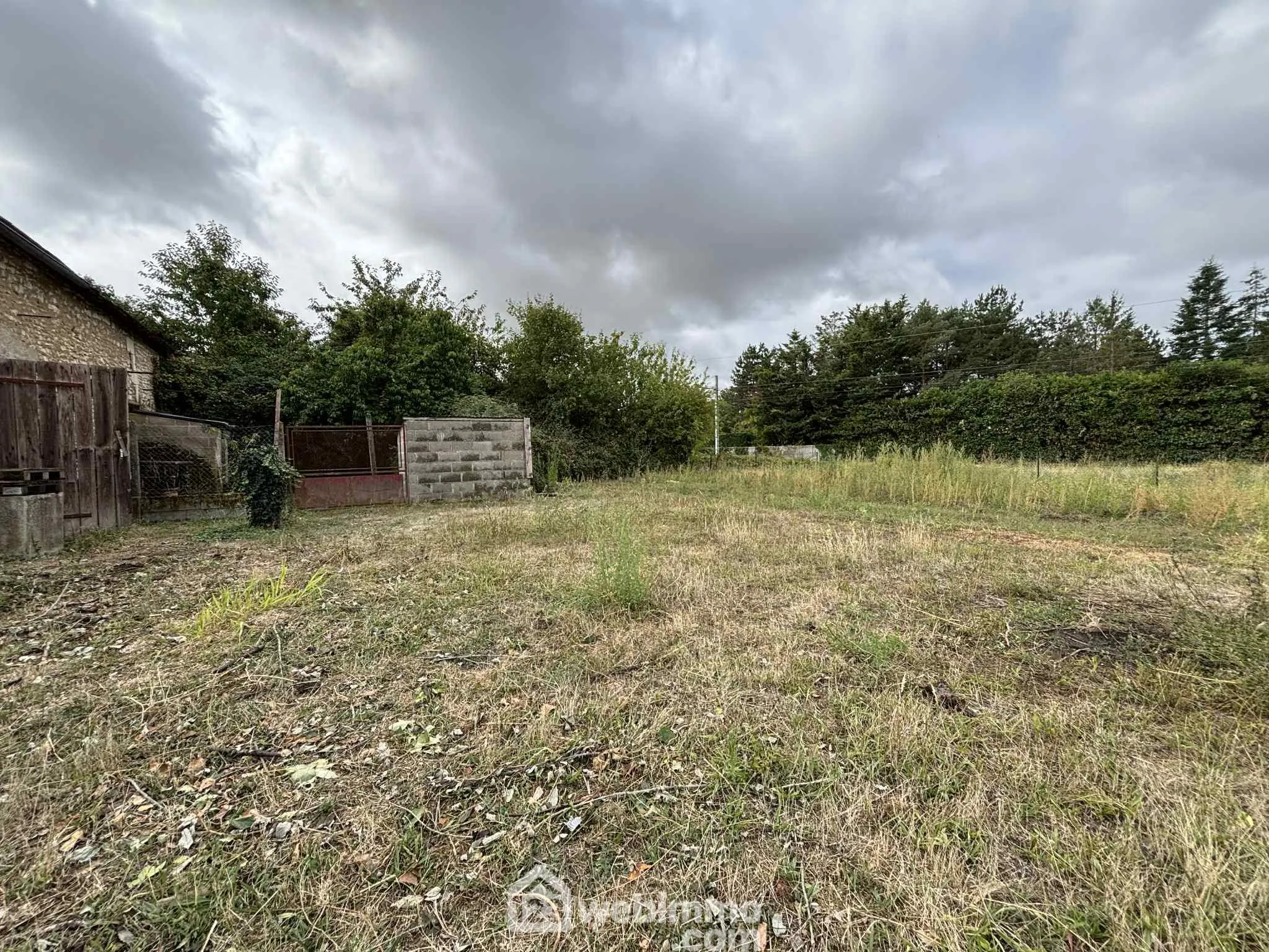 Maison ancienne en pierre à vendre à Les Ormes, proximité gare et commerces 