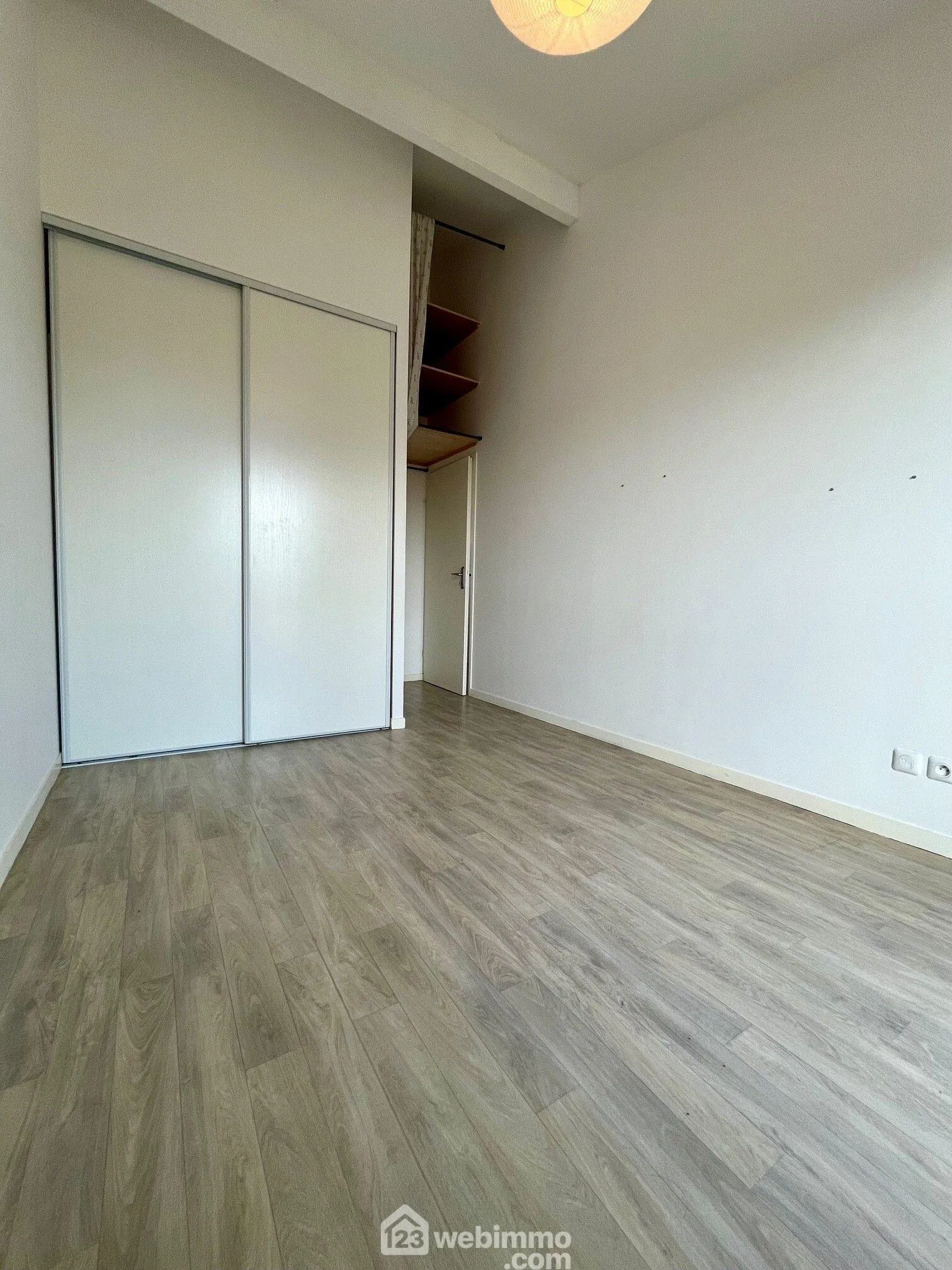 Maison moderne de 63m² à Bruges avec jardin et parking 