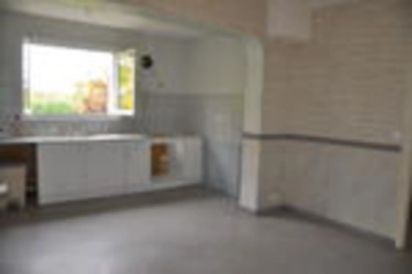 Maison de plain-pied à Capian de 101 m² avec dépendance et grand terrain 