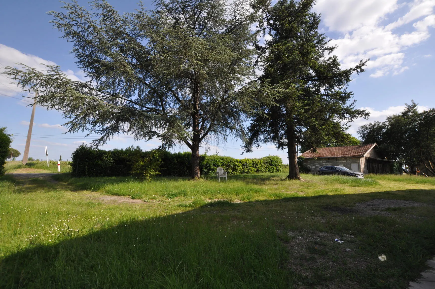 Maison de plain-pied à Capian de 101 m² avec dépendance et grand terrain 