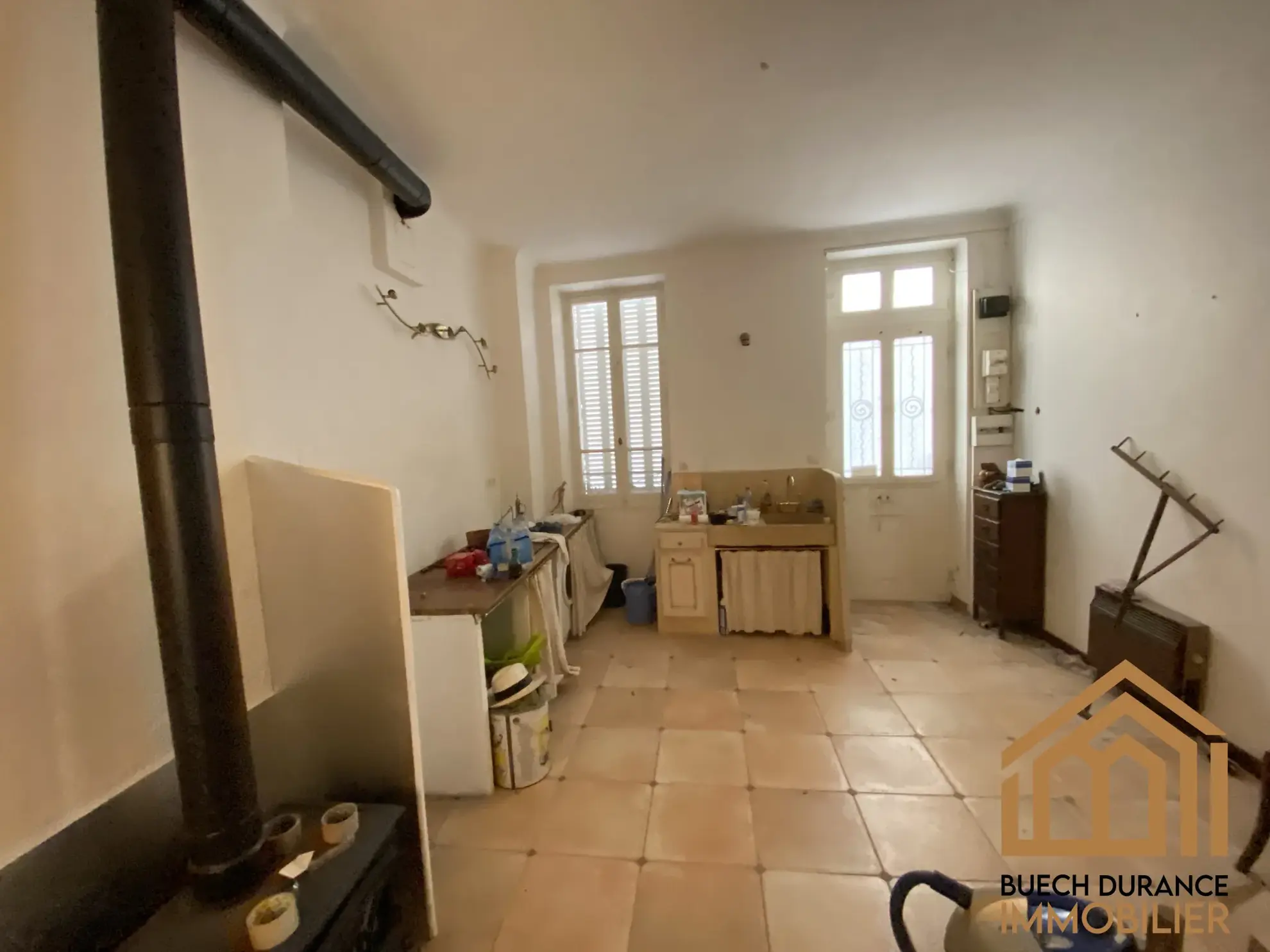 Immeuble de 5 logements à vendre en centre-ville de Laragne-Montéglin 