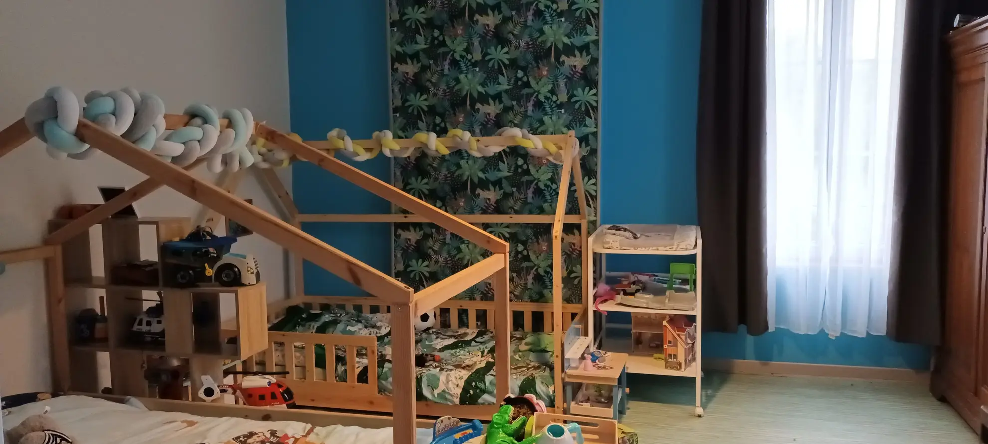 Maison rénovée avec 7 chambres, jardin et terrasse à SERY près de RETHEL 