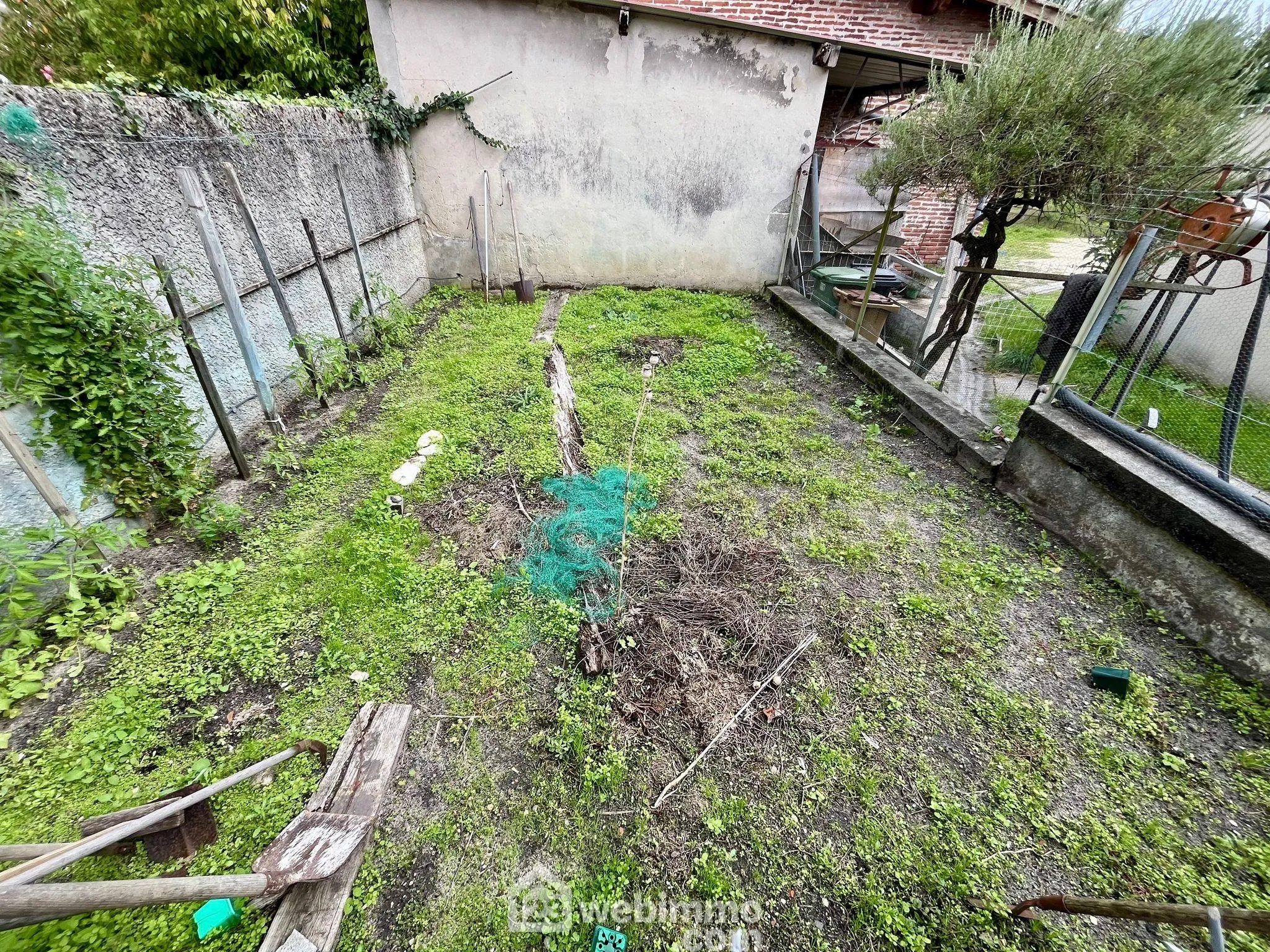 Maison rénovée de 72 m² à Blanquefort-Caychac, proche commodités 